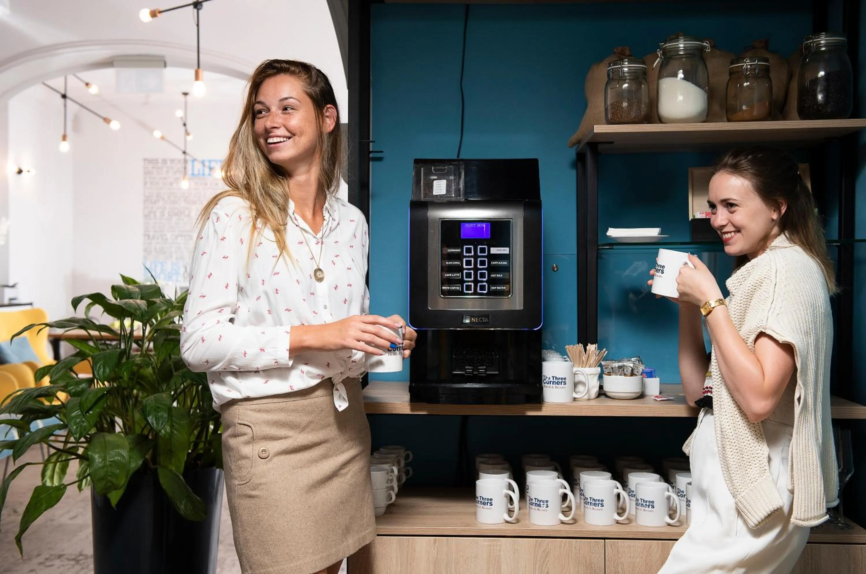 People in Three Corners Hotel Anna