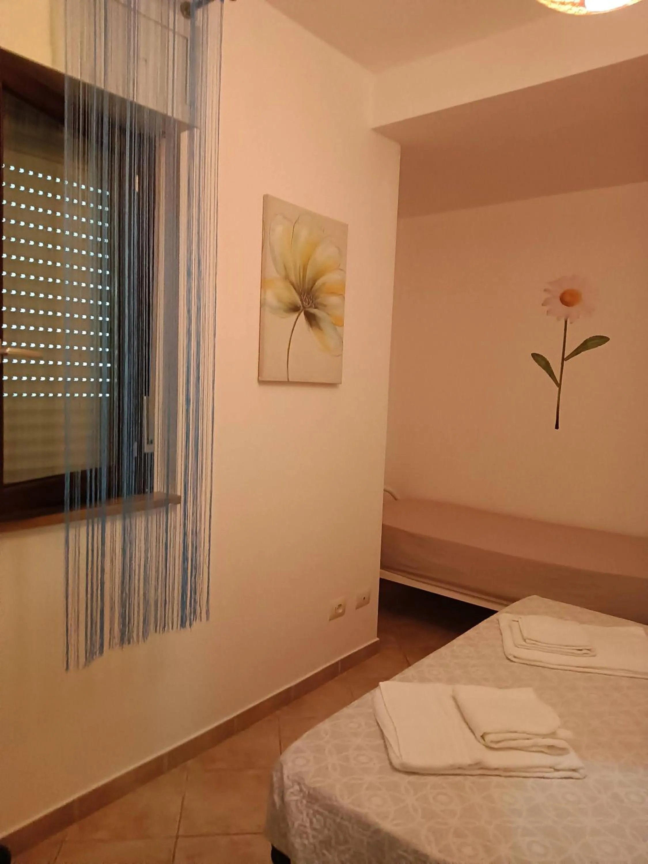 Bedroom, Bed in Salieri Apartment