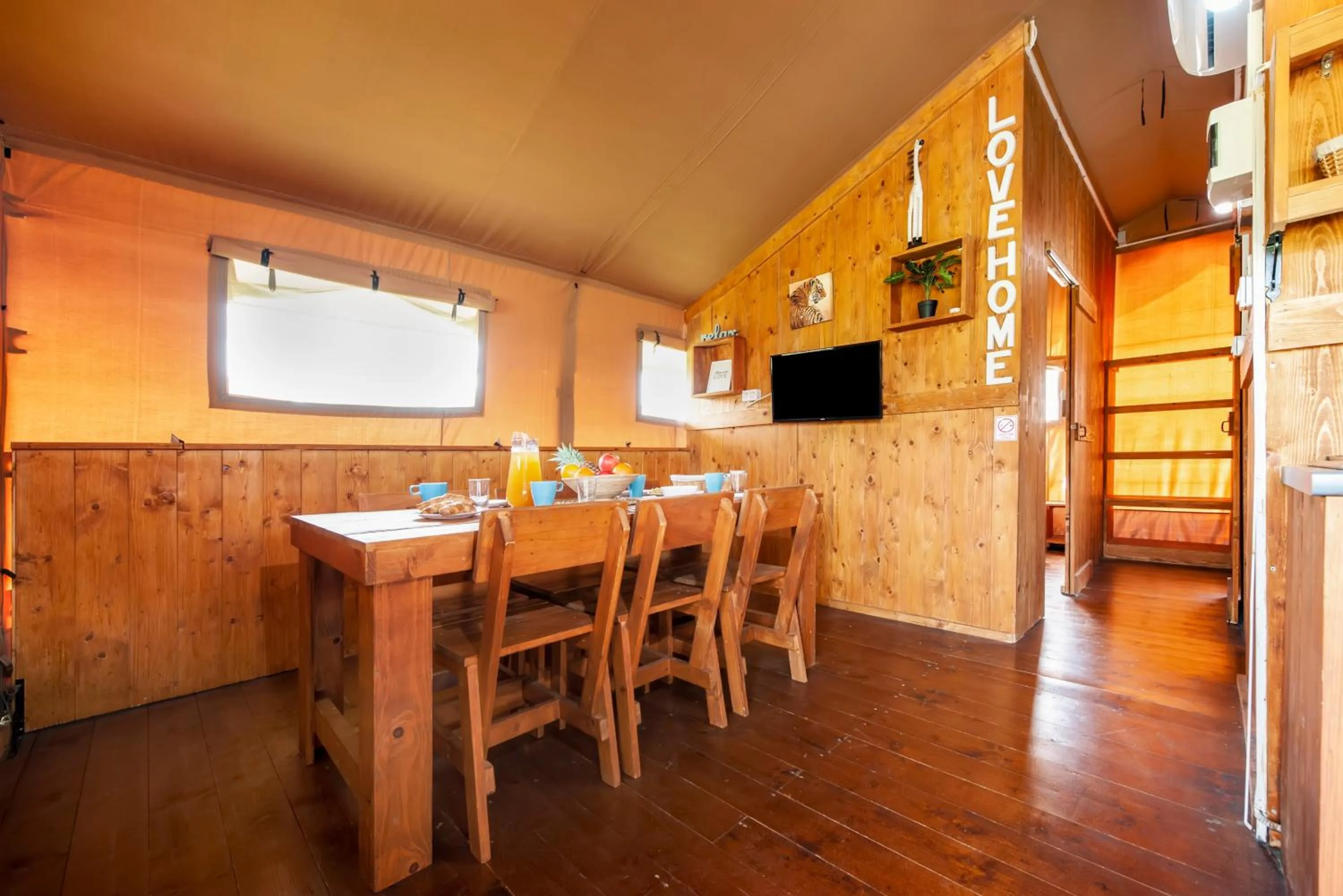 Dining area in Glamping and Mobile Homes Lavanda - Holiday Centre Bi VIllage