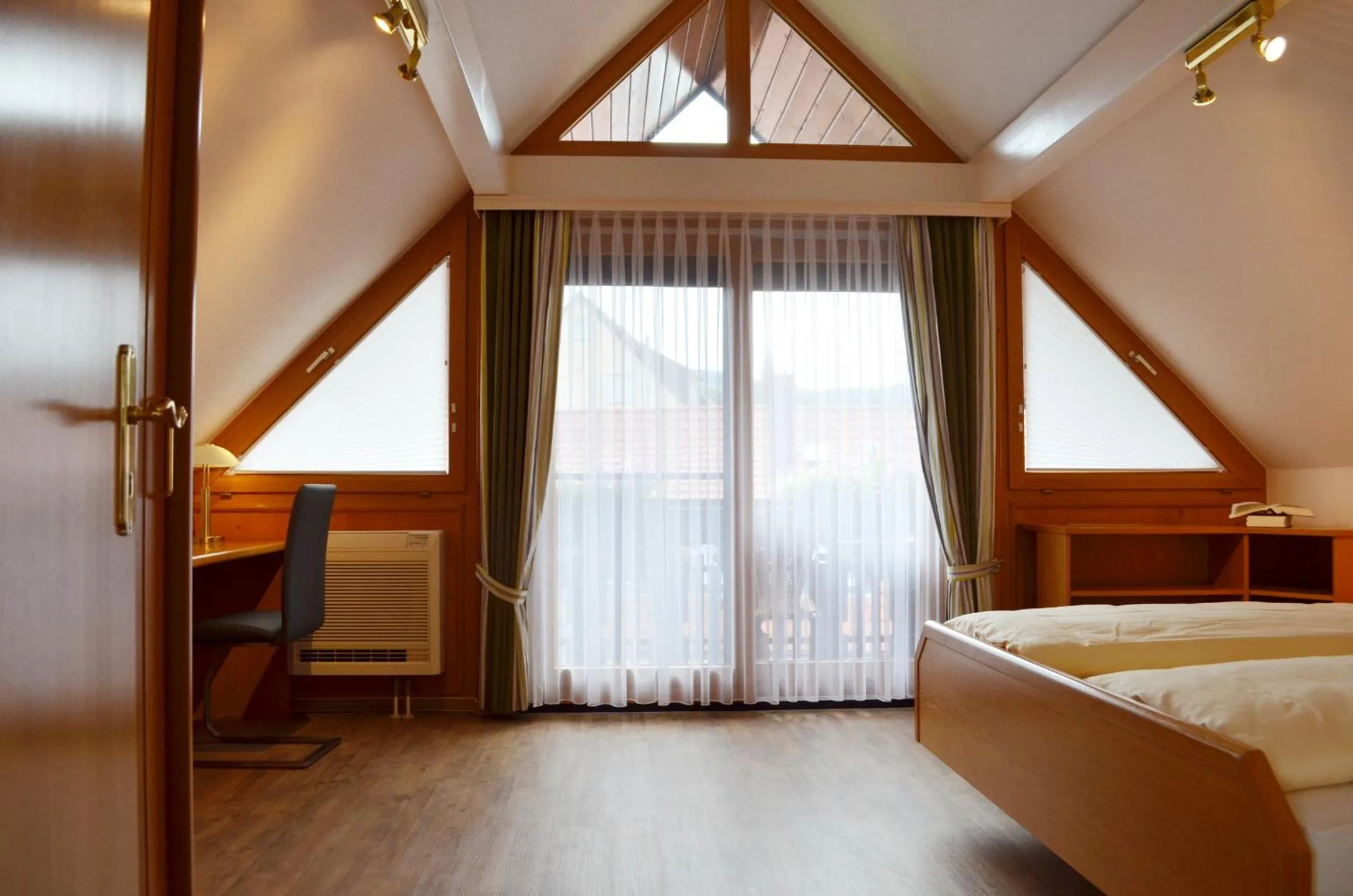 TV and multimedia, Bed in Hotel Garni Bergblick