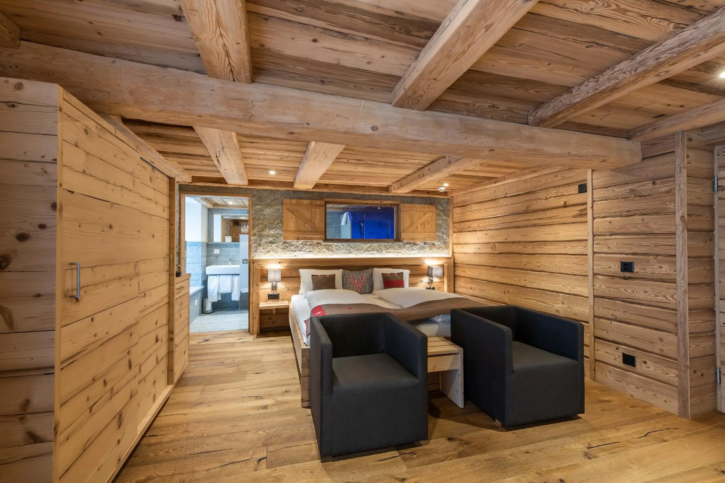 Photo of the whole room in Hotel Crusch Alba Zernez