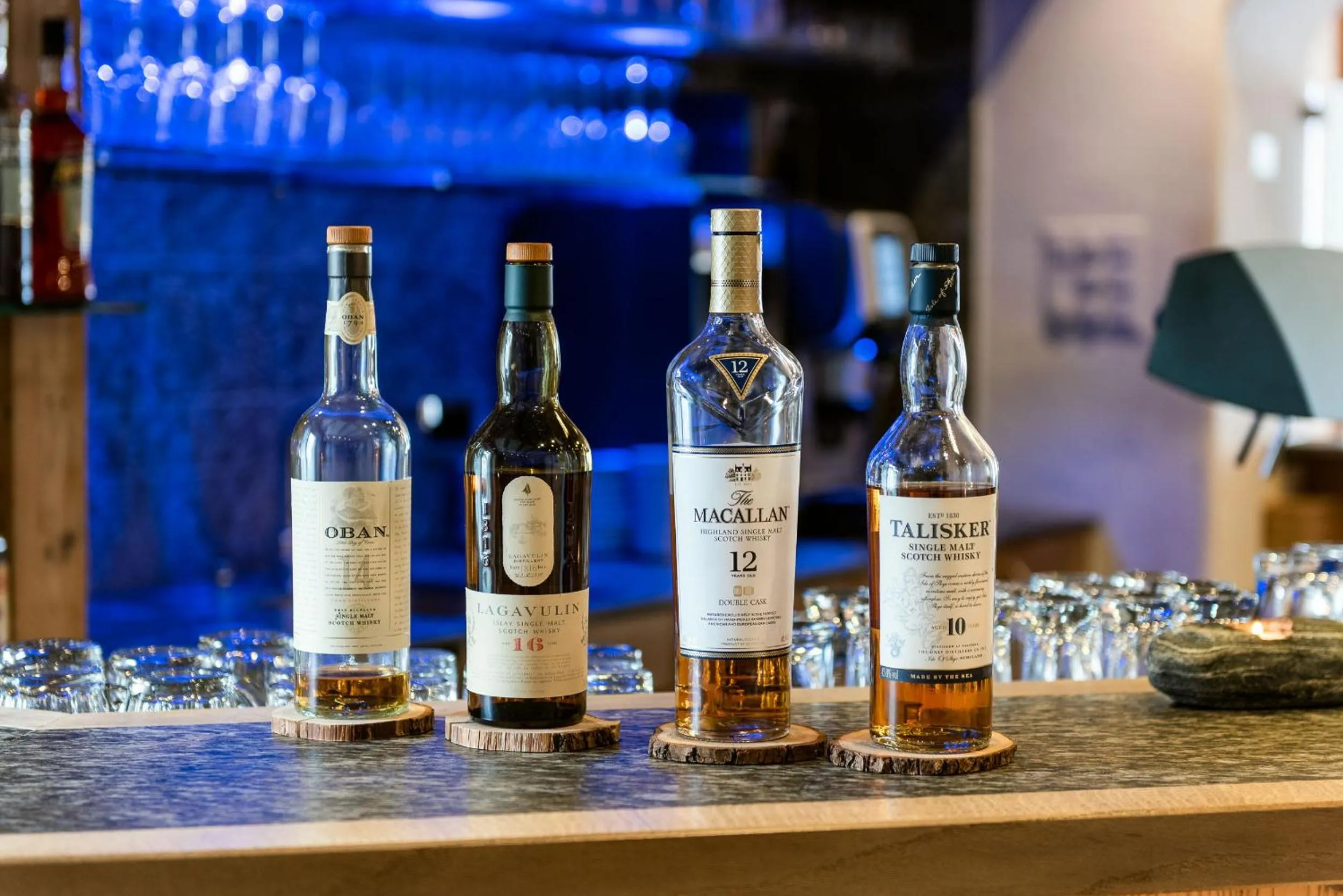 Lounge or bar in Hotel Crusch Alba Zernez