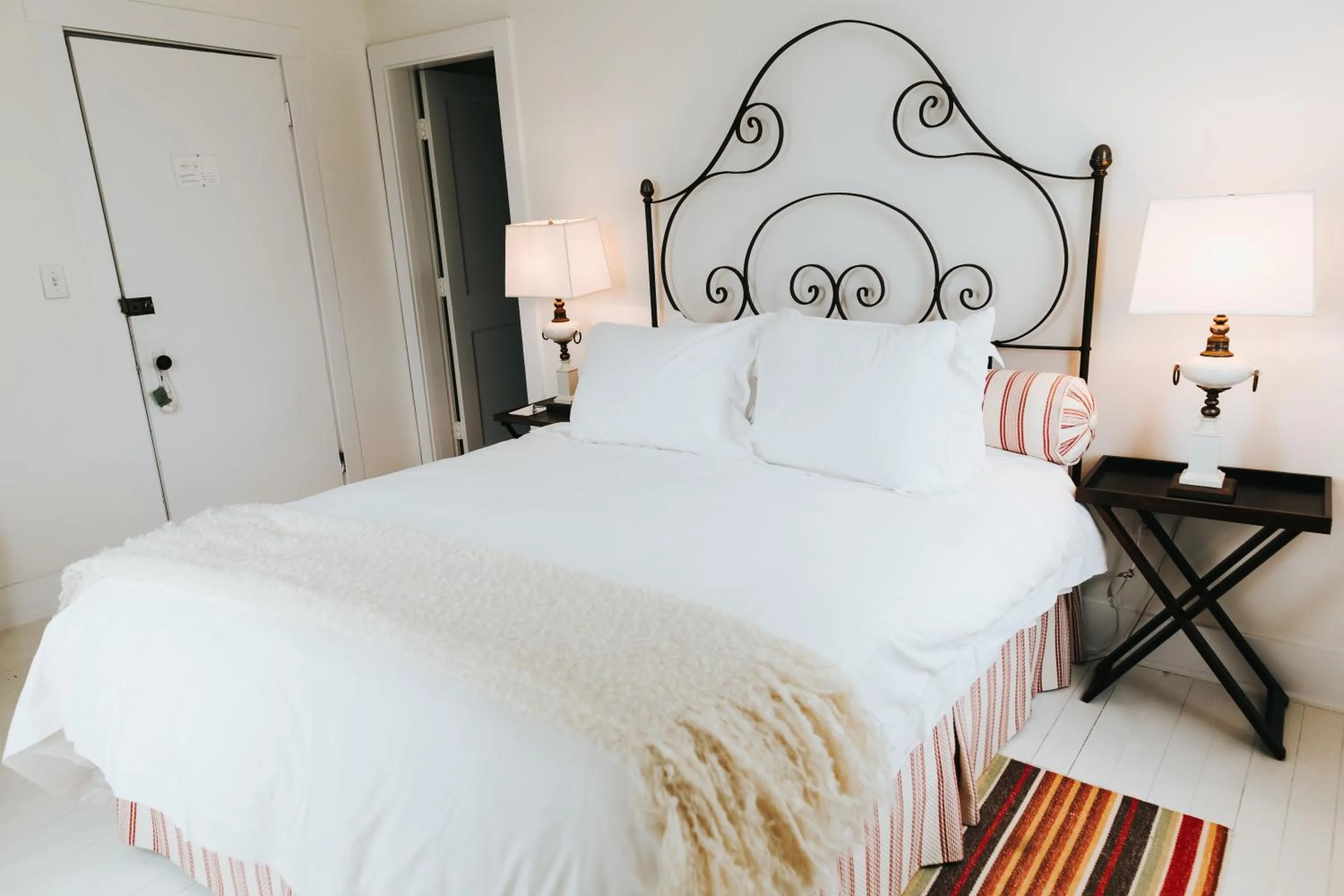 Photo of the whole room, Bed in Chebeague Island Inn