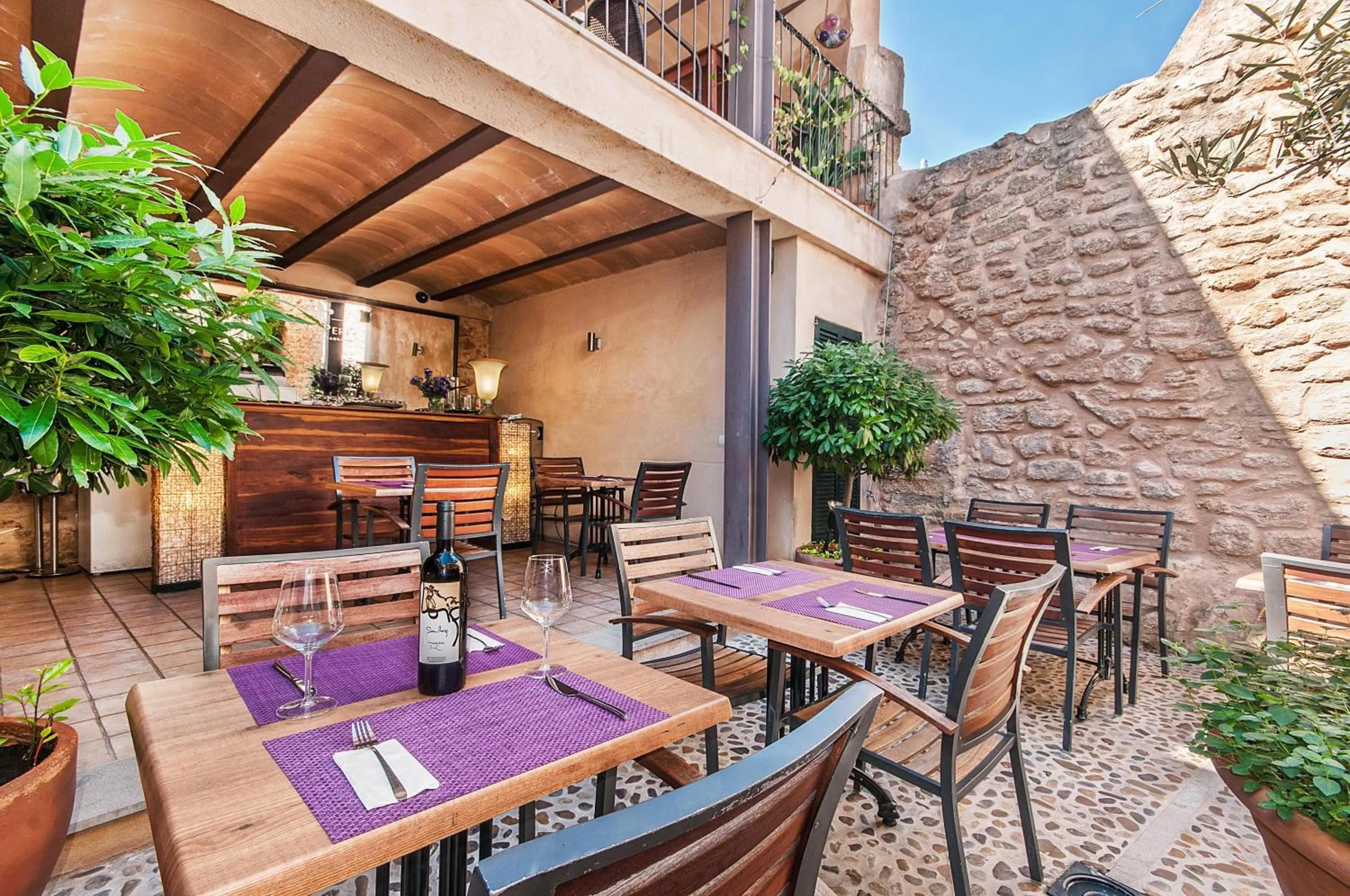 Restaurant/places to eat in Ca´n Pere