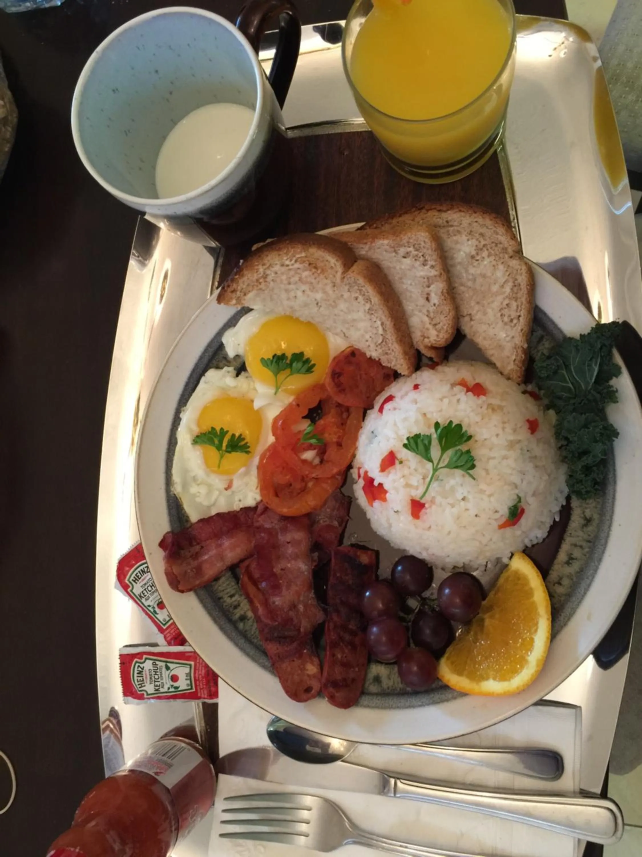 Asian breakfast in Cozy Bedrooms Guest House