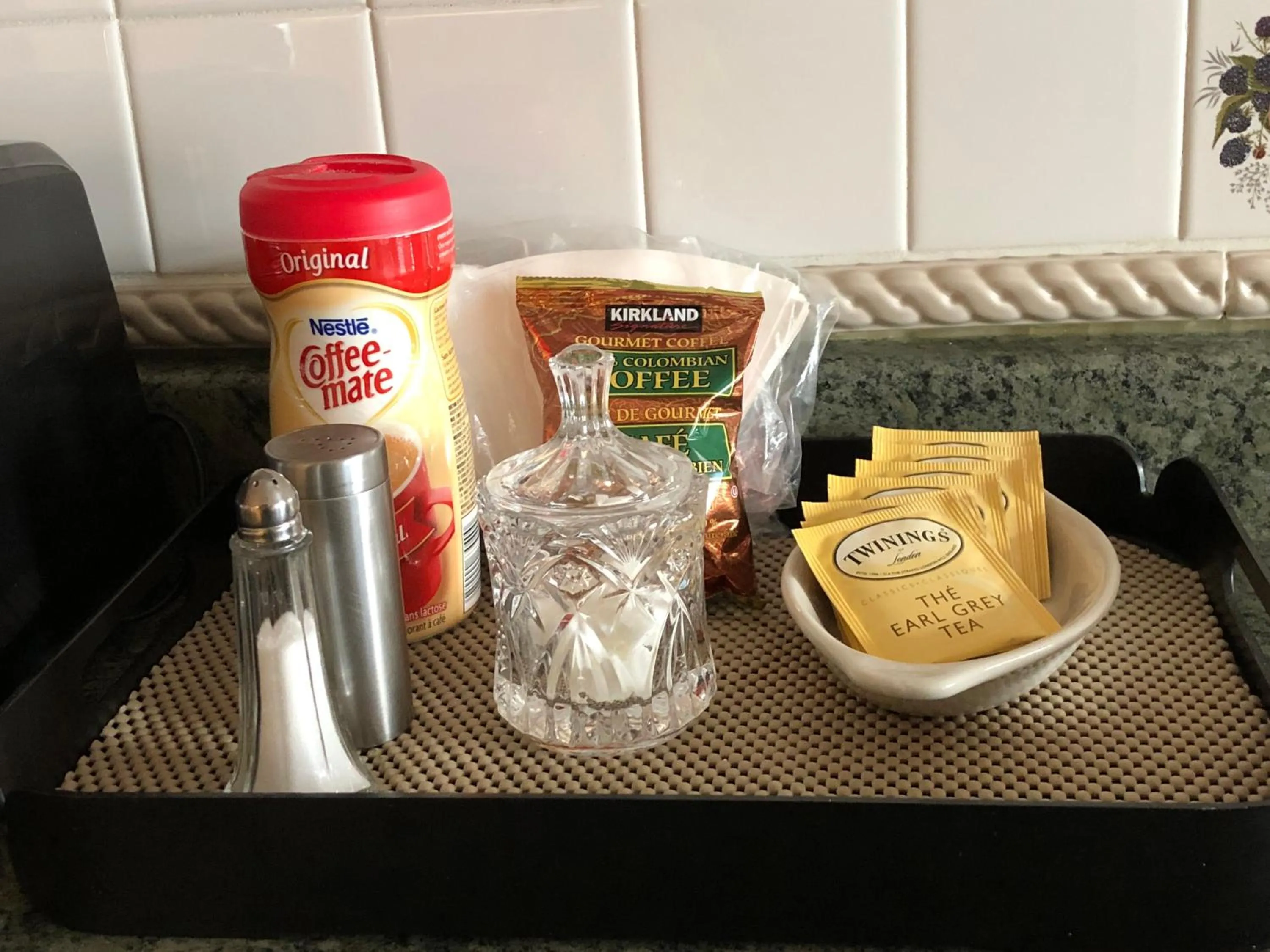 Food and drinks in Cozy Bedrooms Guest House