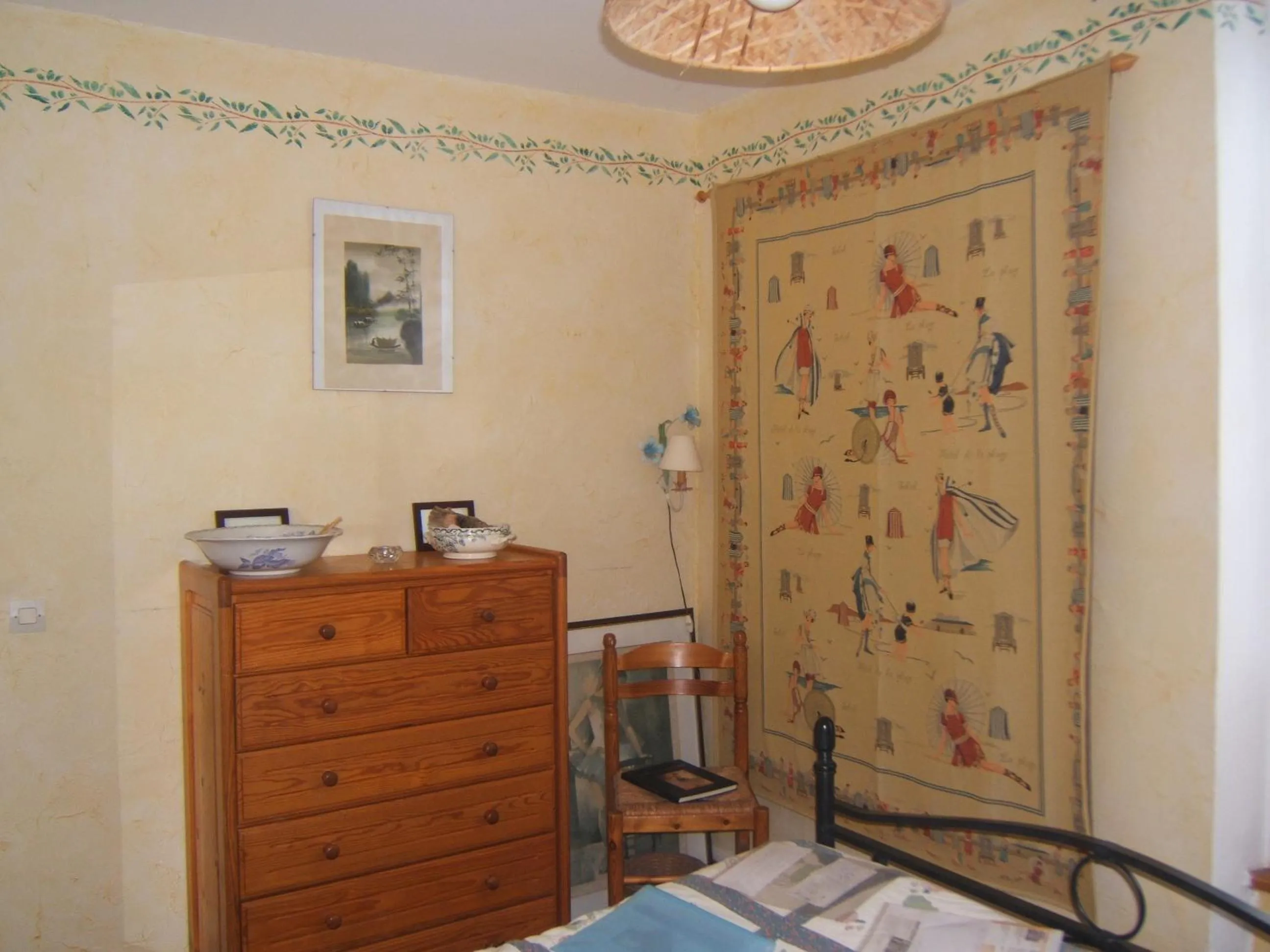 Photo of the whole room in Relais du Cap romain