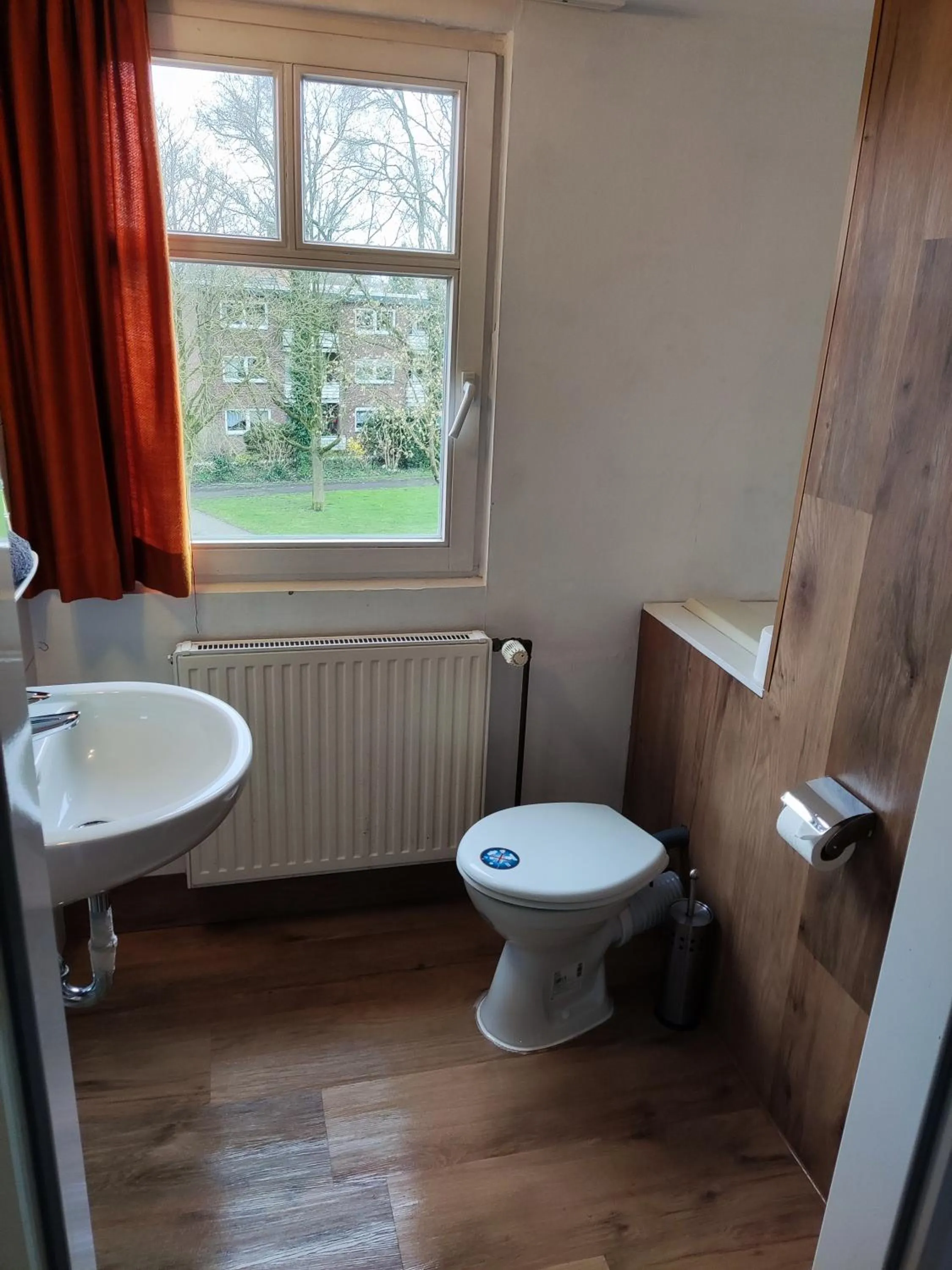 Toilet in Pension Zum Burggrafen