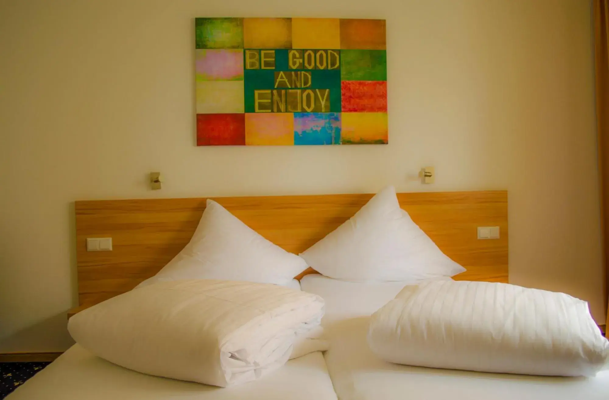 Double Room with Balcony facing the Courtyard in Hotel Capri Double Room with Balcony facing the Courtyard in Hotel Capri