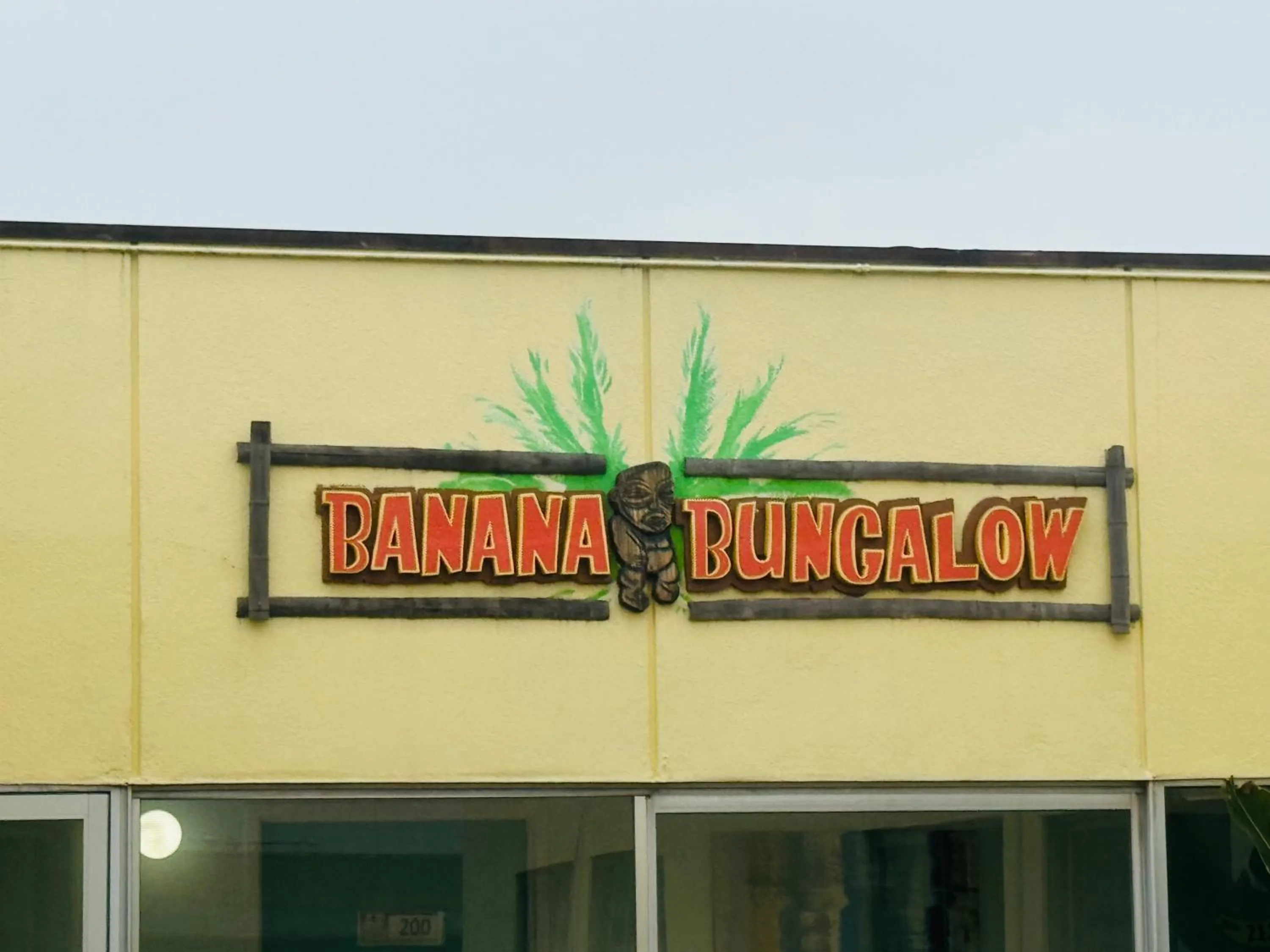 Banana Bungalow West Hollywood Hotel & Hostel