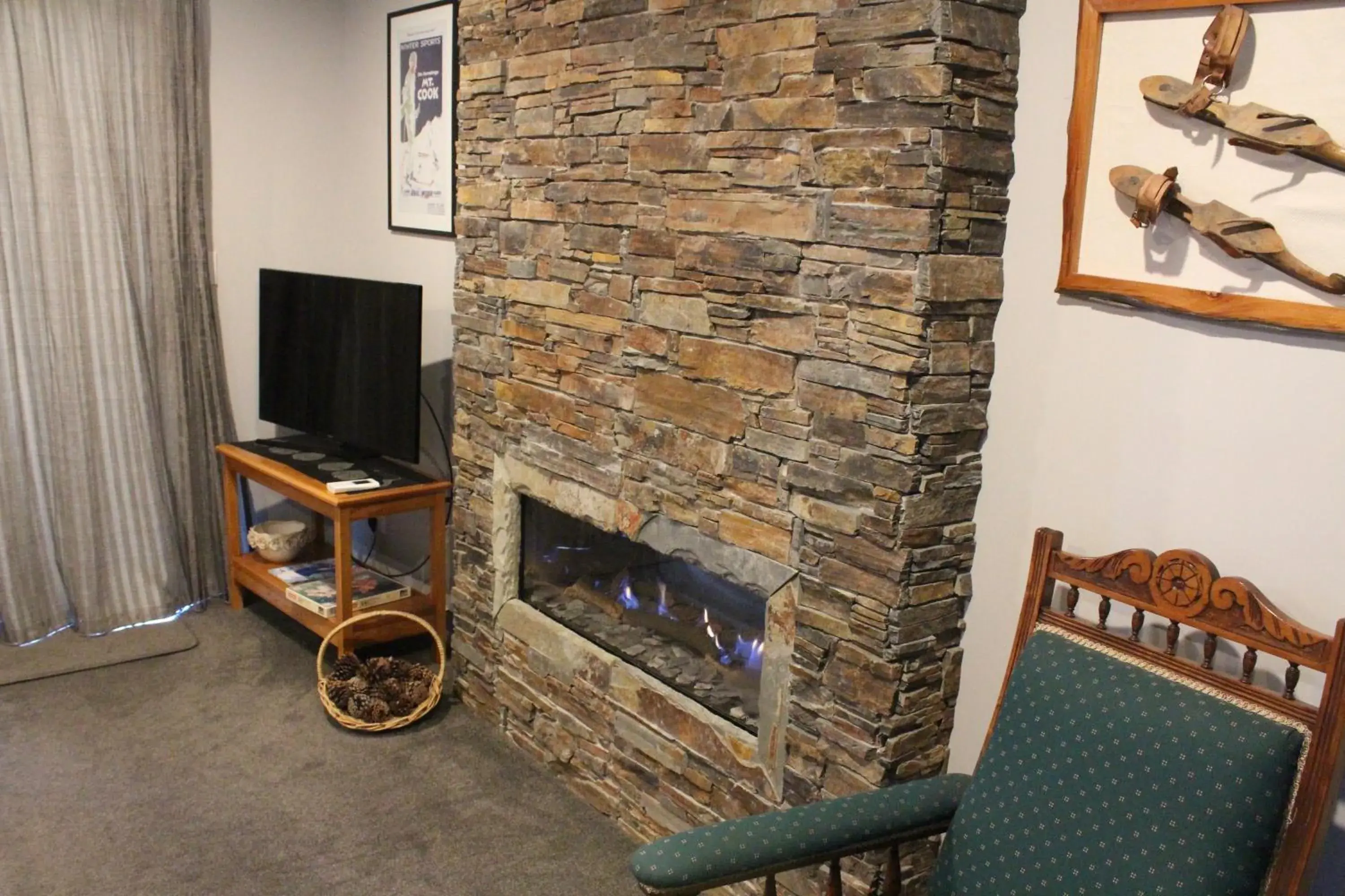 One-Bedroom Apartment with Lake View in The Mackenzie Suites One-Bedroom Apartment with Lake View in The Mackenzie Suites