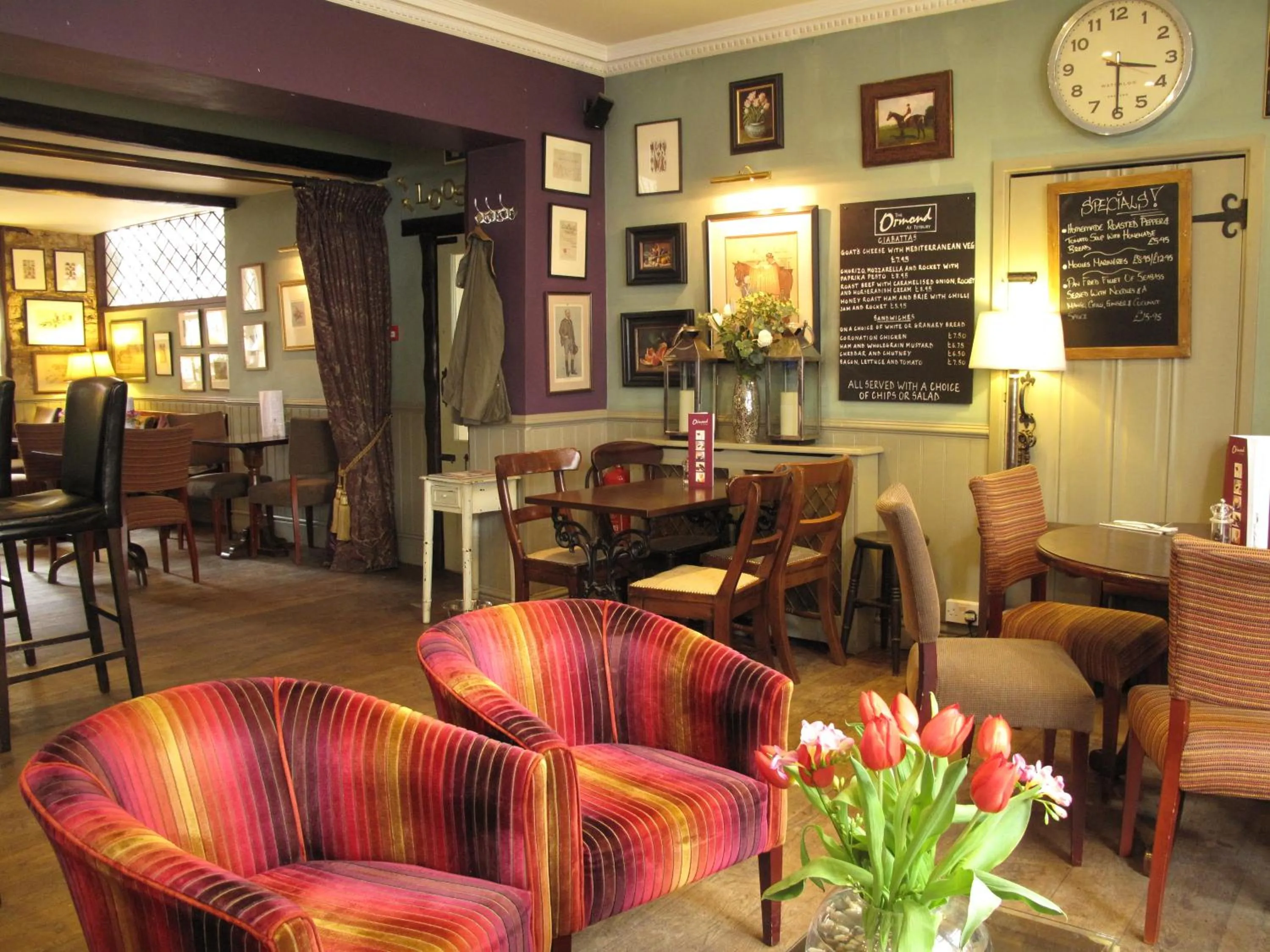 Lounge or bar in The Ormond At Tetbury