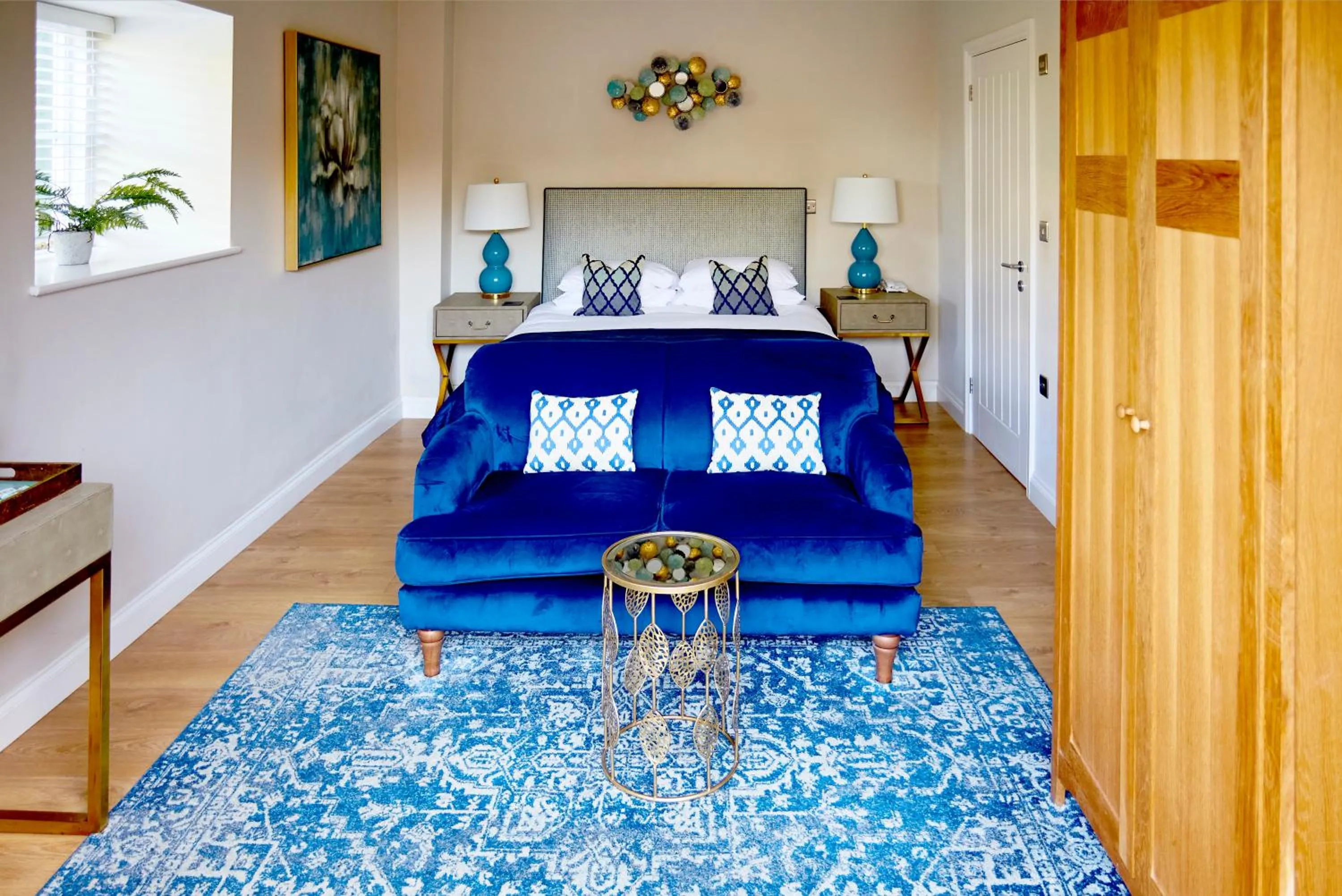 Photo of the whole room, Bed in The Ormond At Tetbury