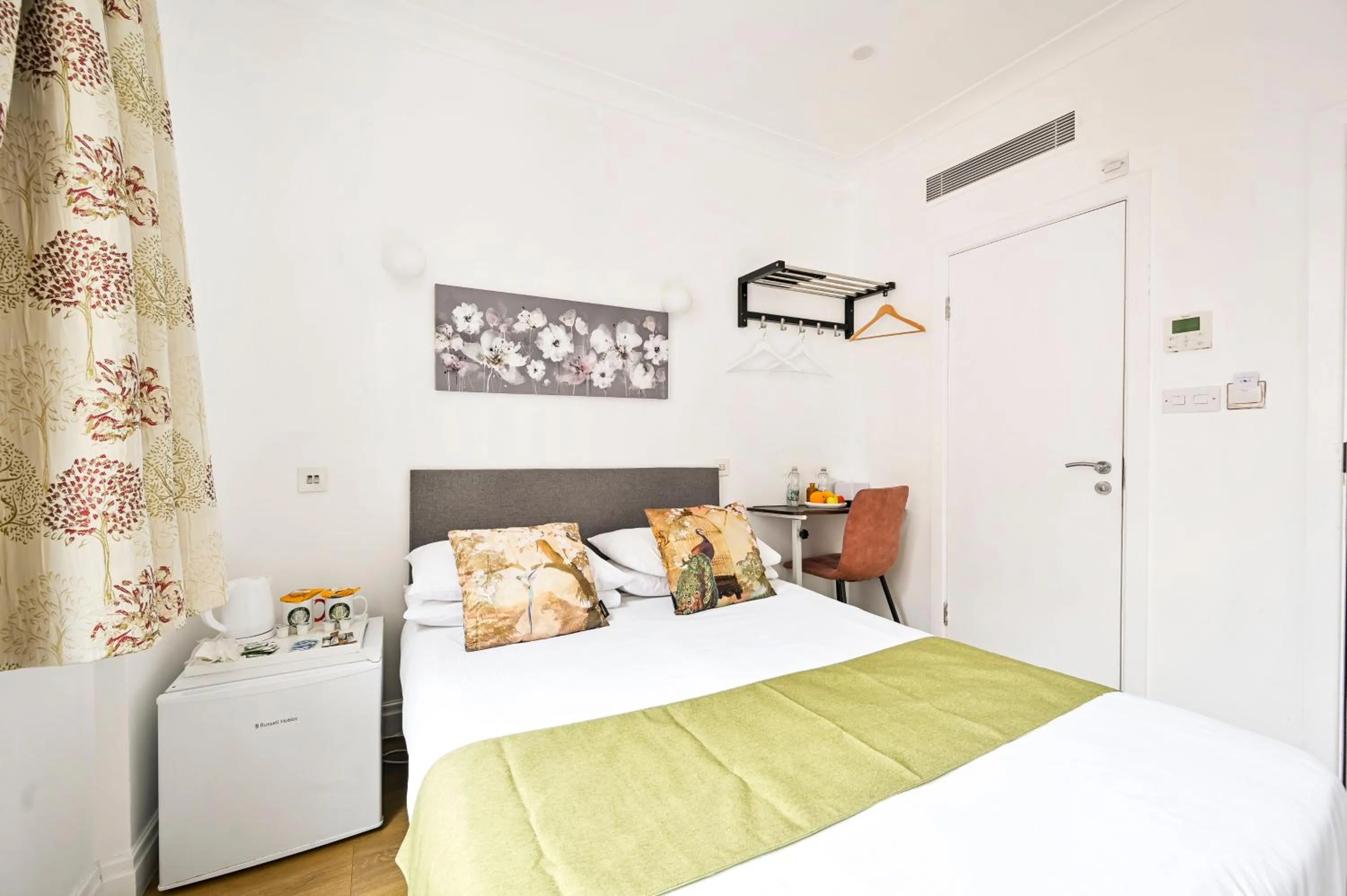 Bed in City London Hotel