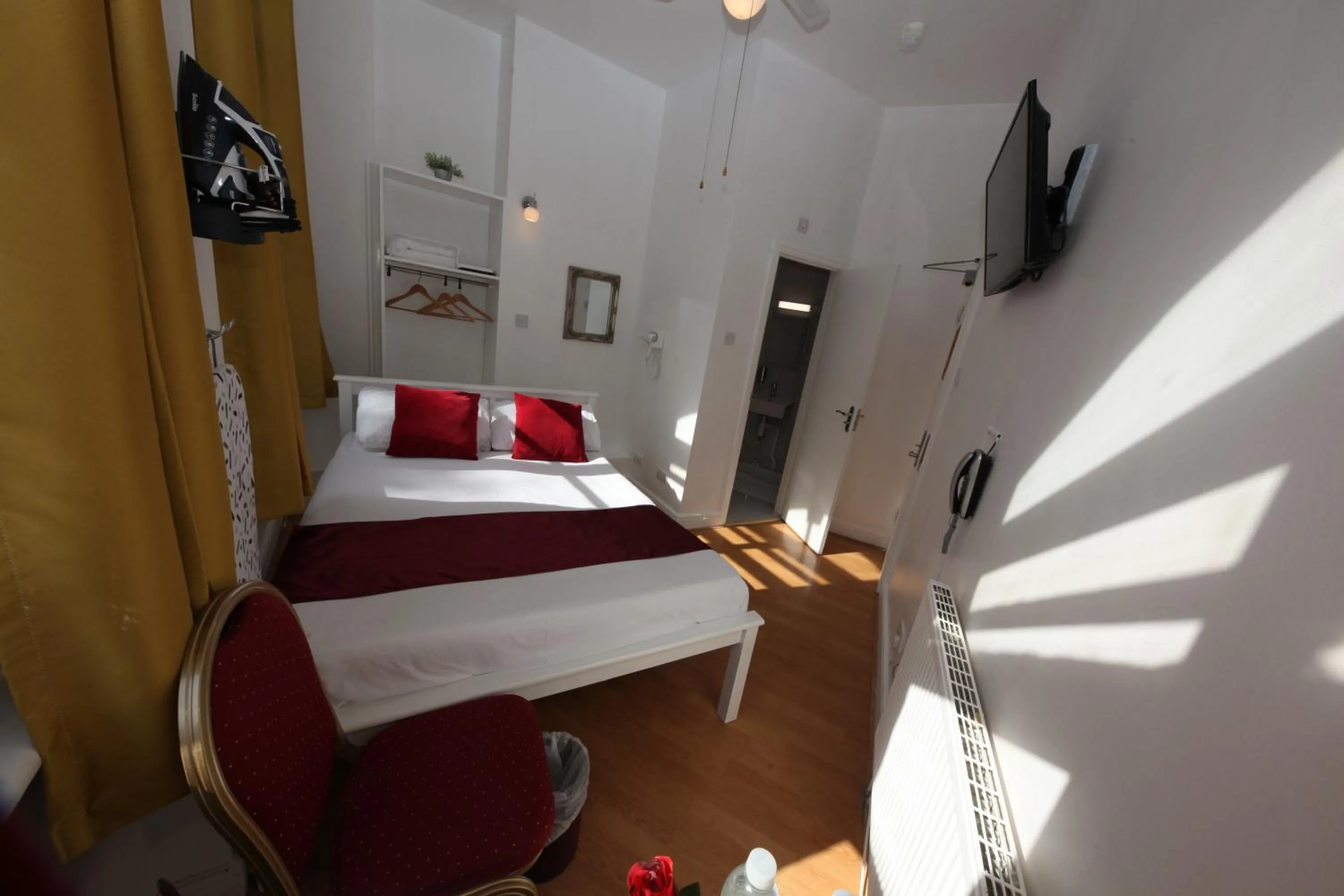 Bed in City London Hotel