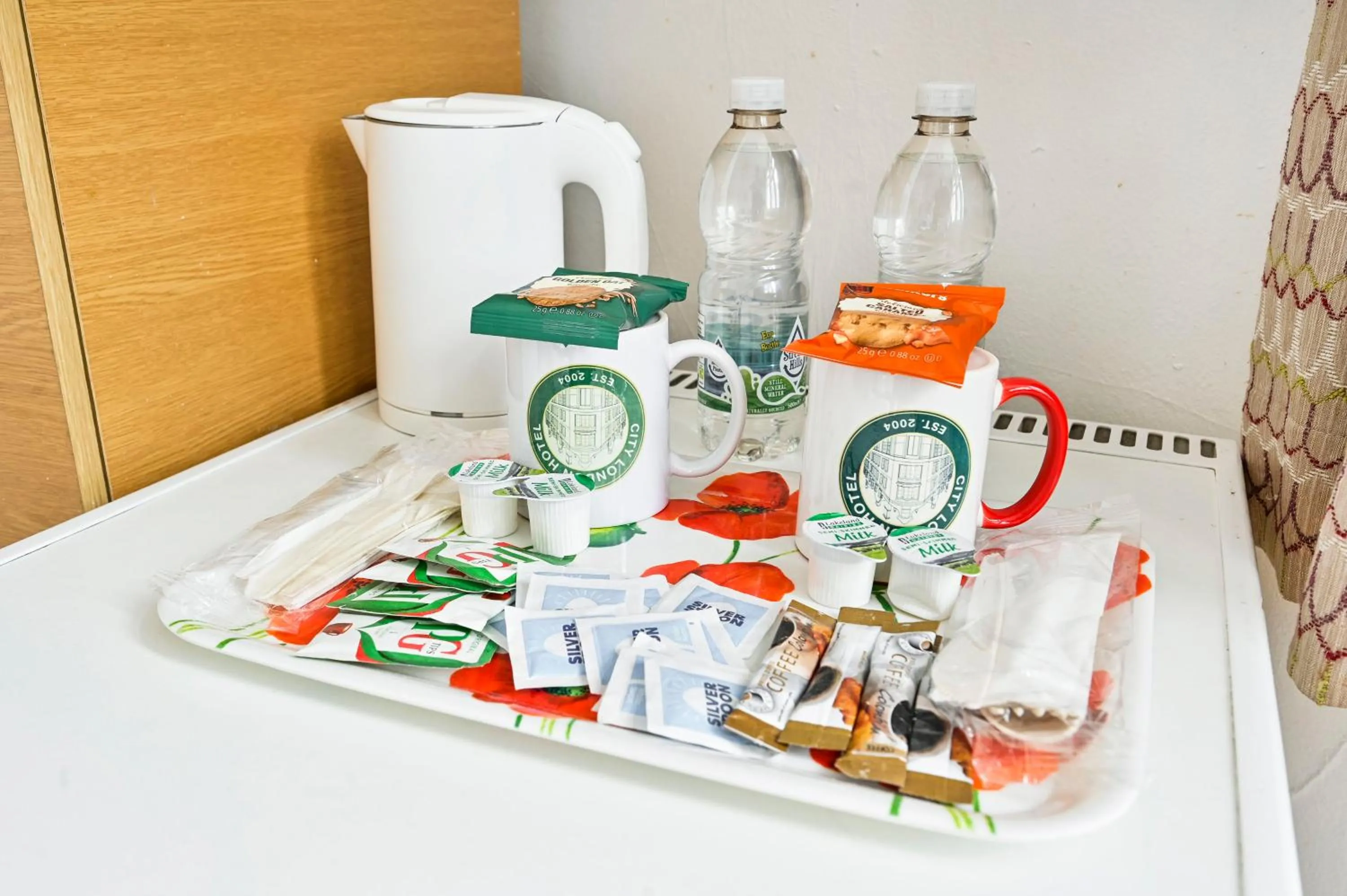 Coffee/tea facilities in City London Hotel