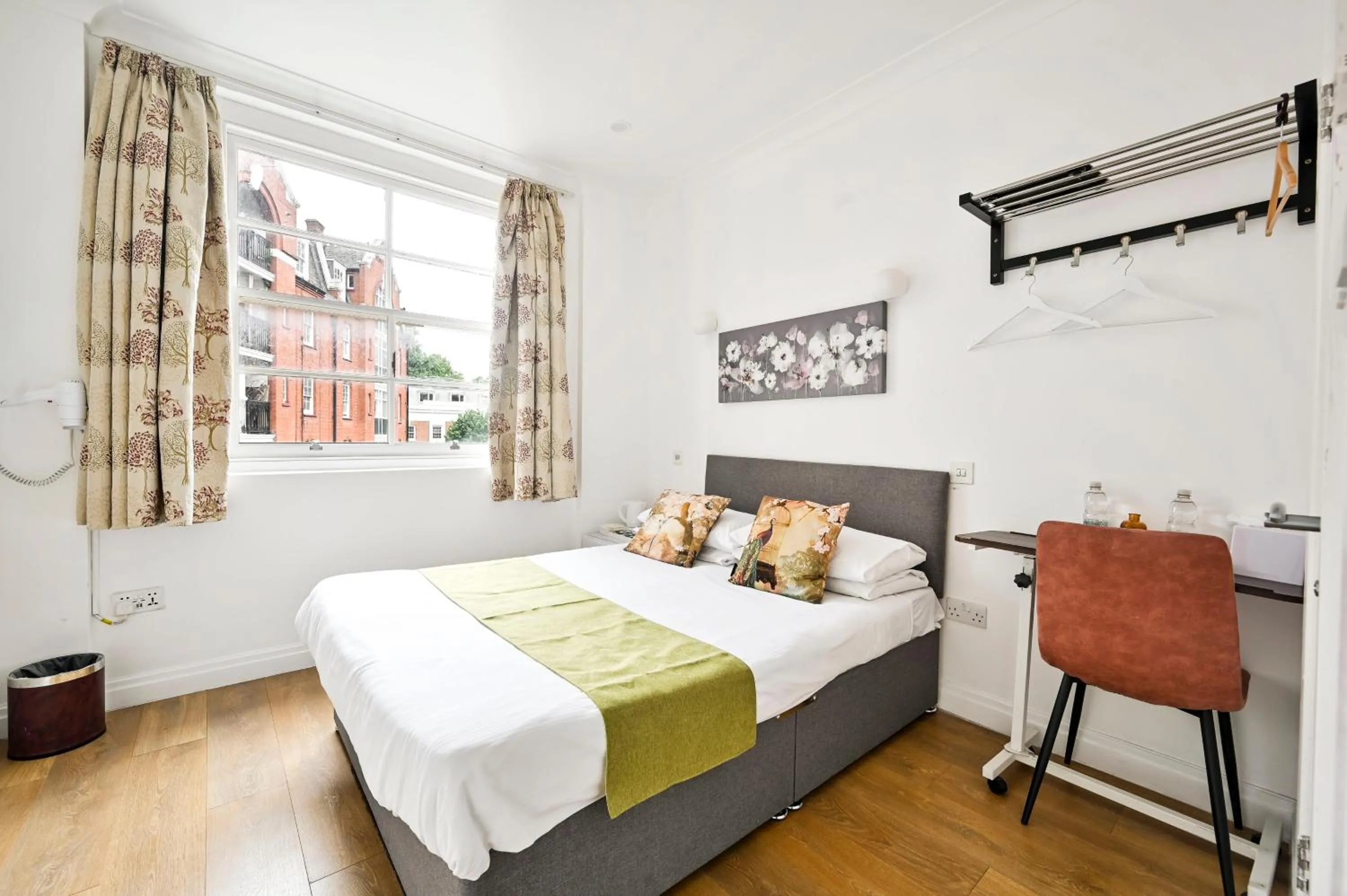 Bed in City London Hotel