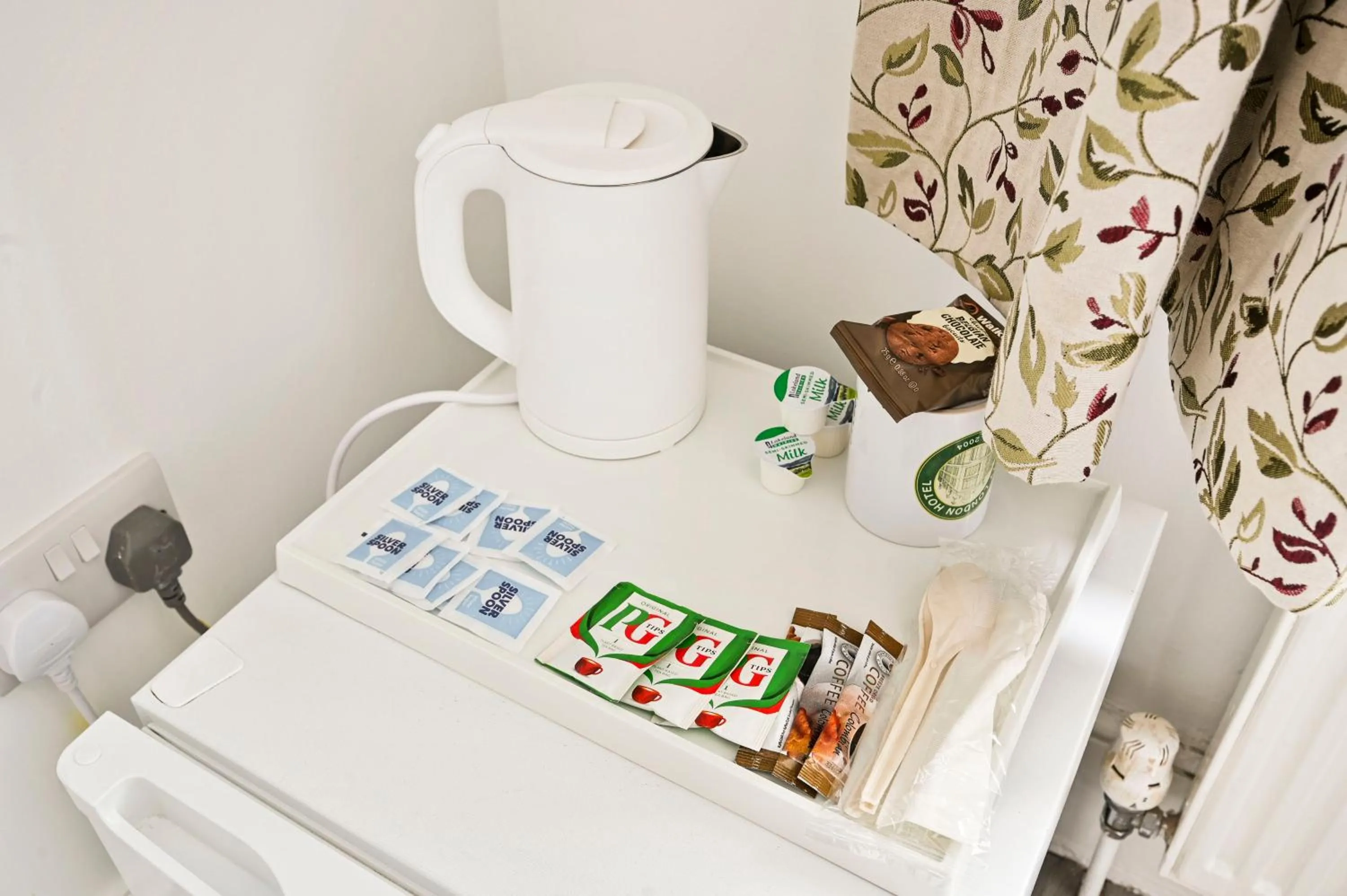 Coffee/tea facilities in City London Hotel