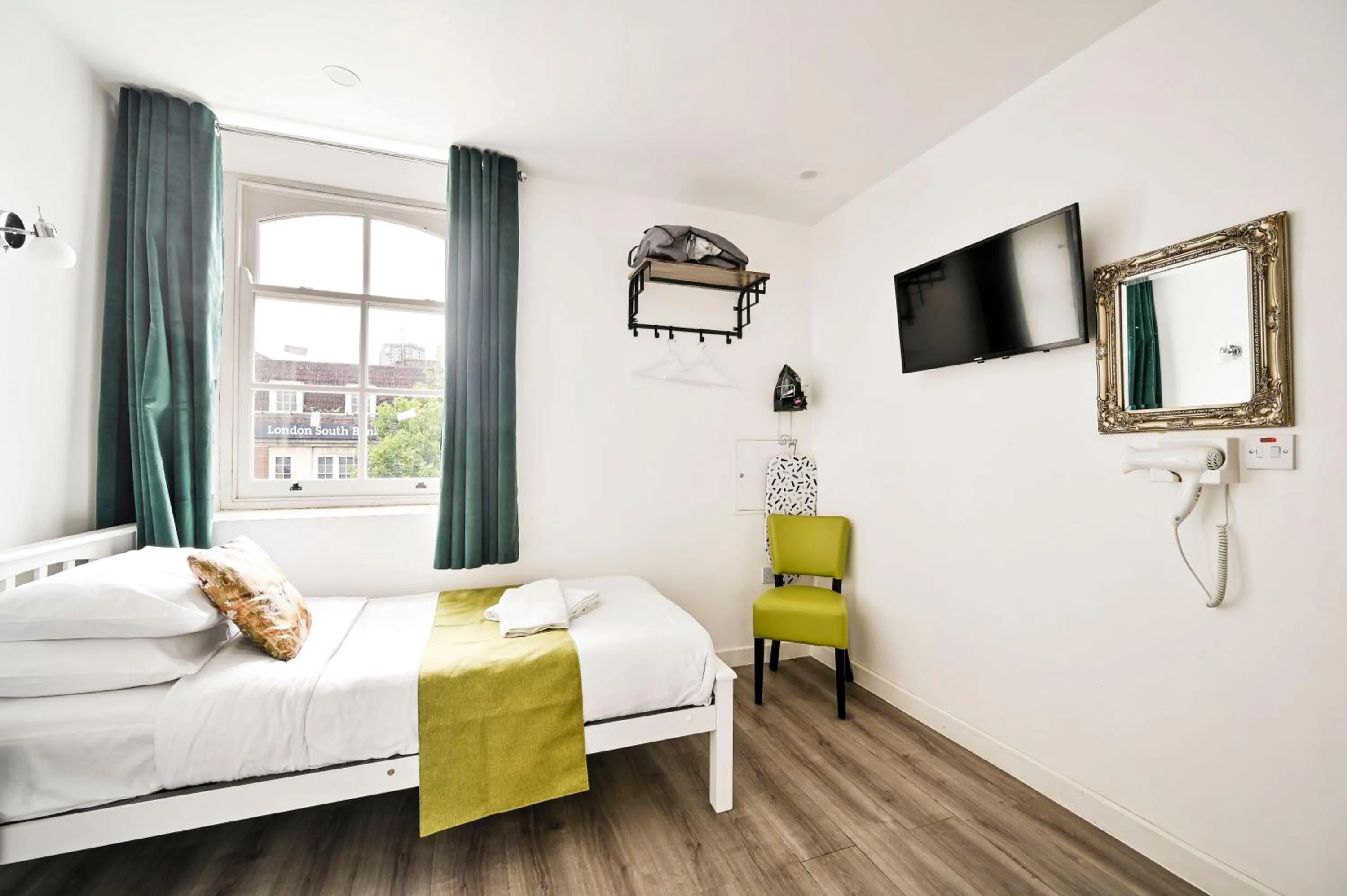 Bed in City London Hotel