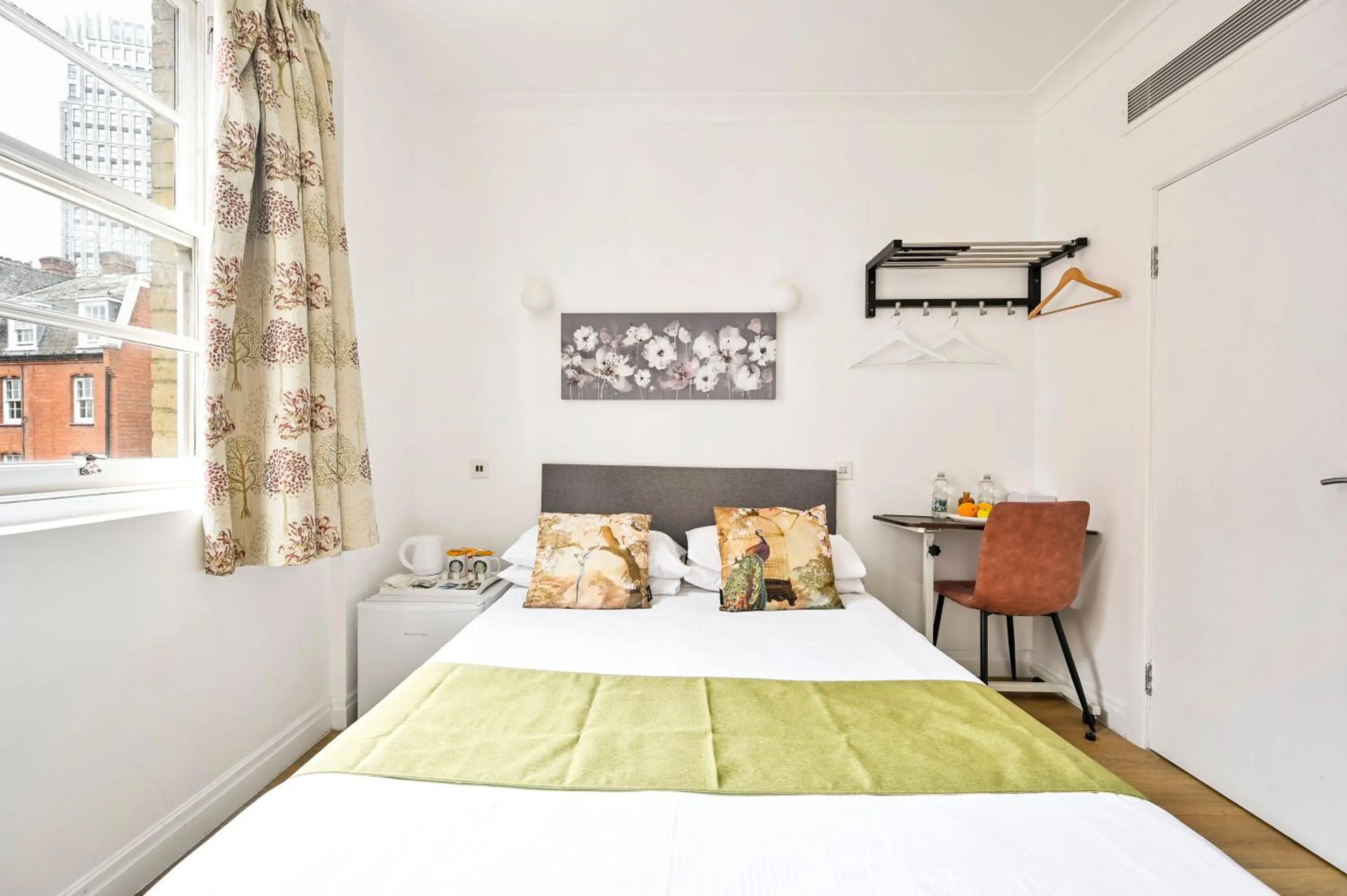 Bed in City London Hotel