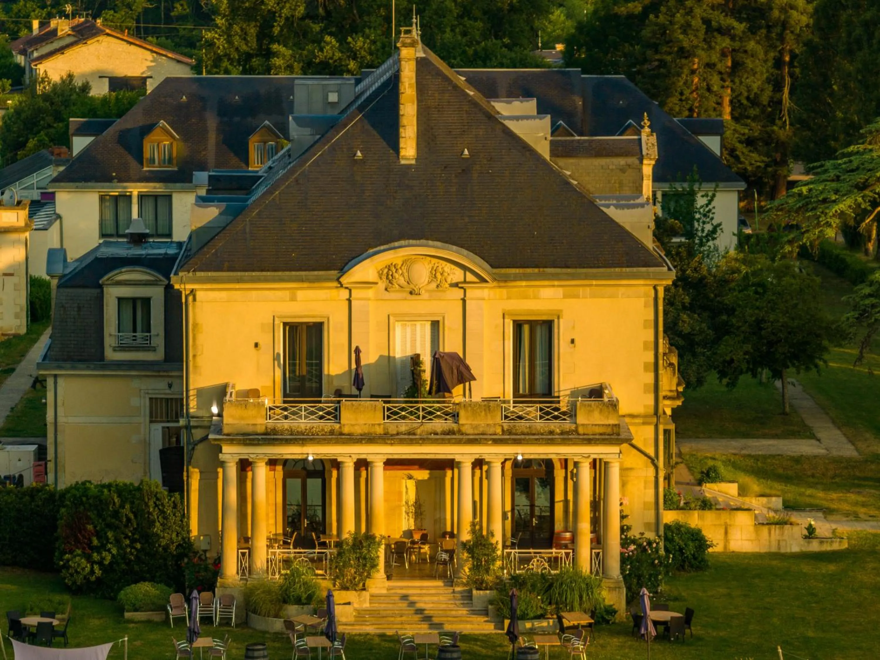 Bird's eye view in Garrigae Manoir de Beauvoir Poitiers Sud - Hotel & Spa
