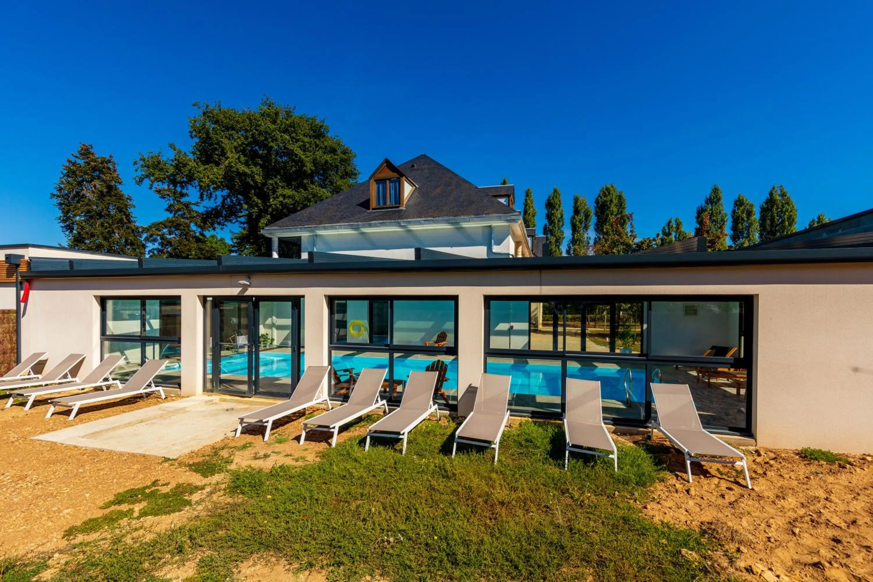 Property building in Garrigae Manoir de Beauvoir Poitiers Sud - Hotel & Spa