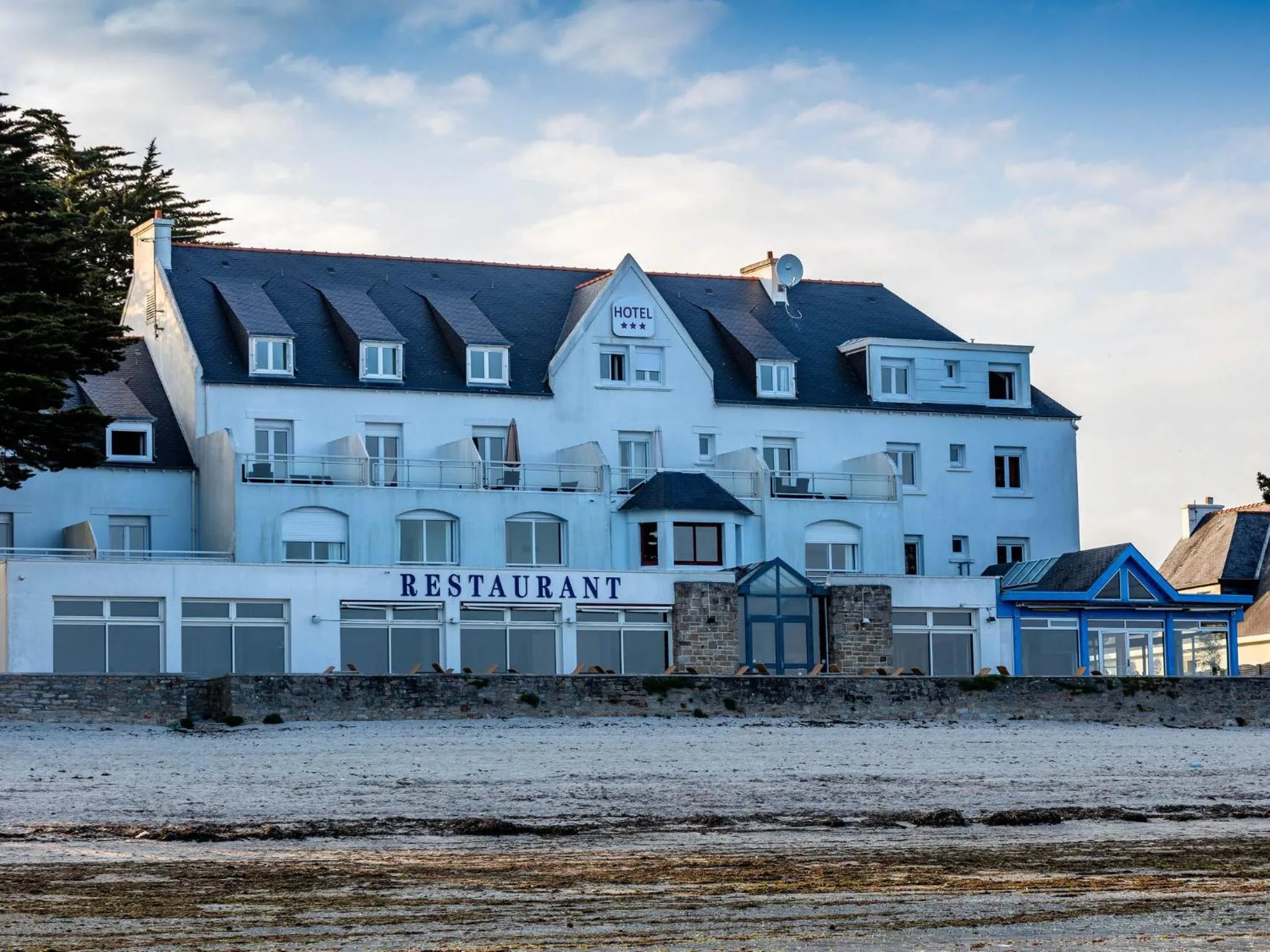 Facade/entrance in Garrigae Cap Coz