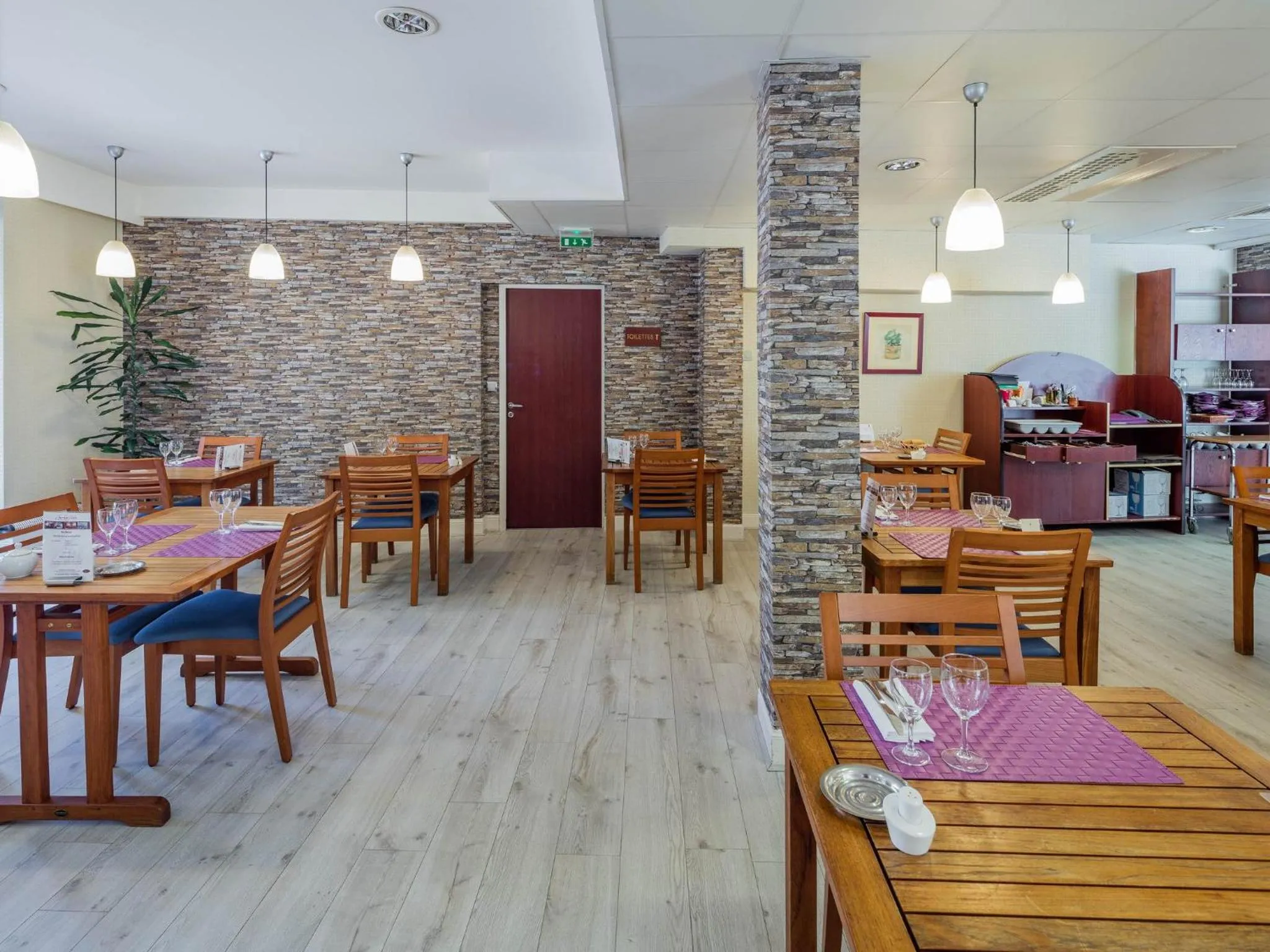 Restaurant/places to eat in Noemys Neris Montlucon - hotel restaurant