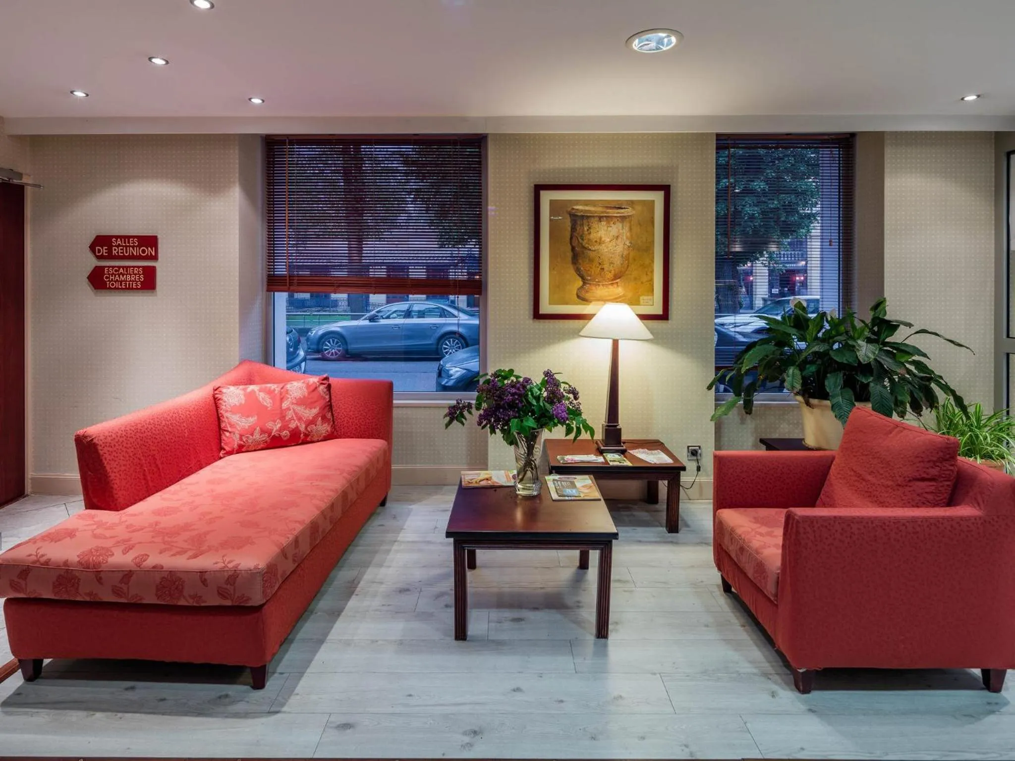 Lobby or reception in Noemys Neris Montlucon - hotel restaurant