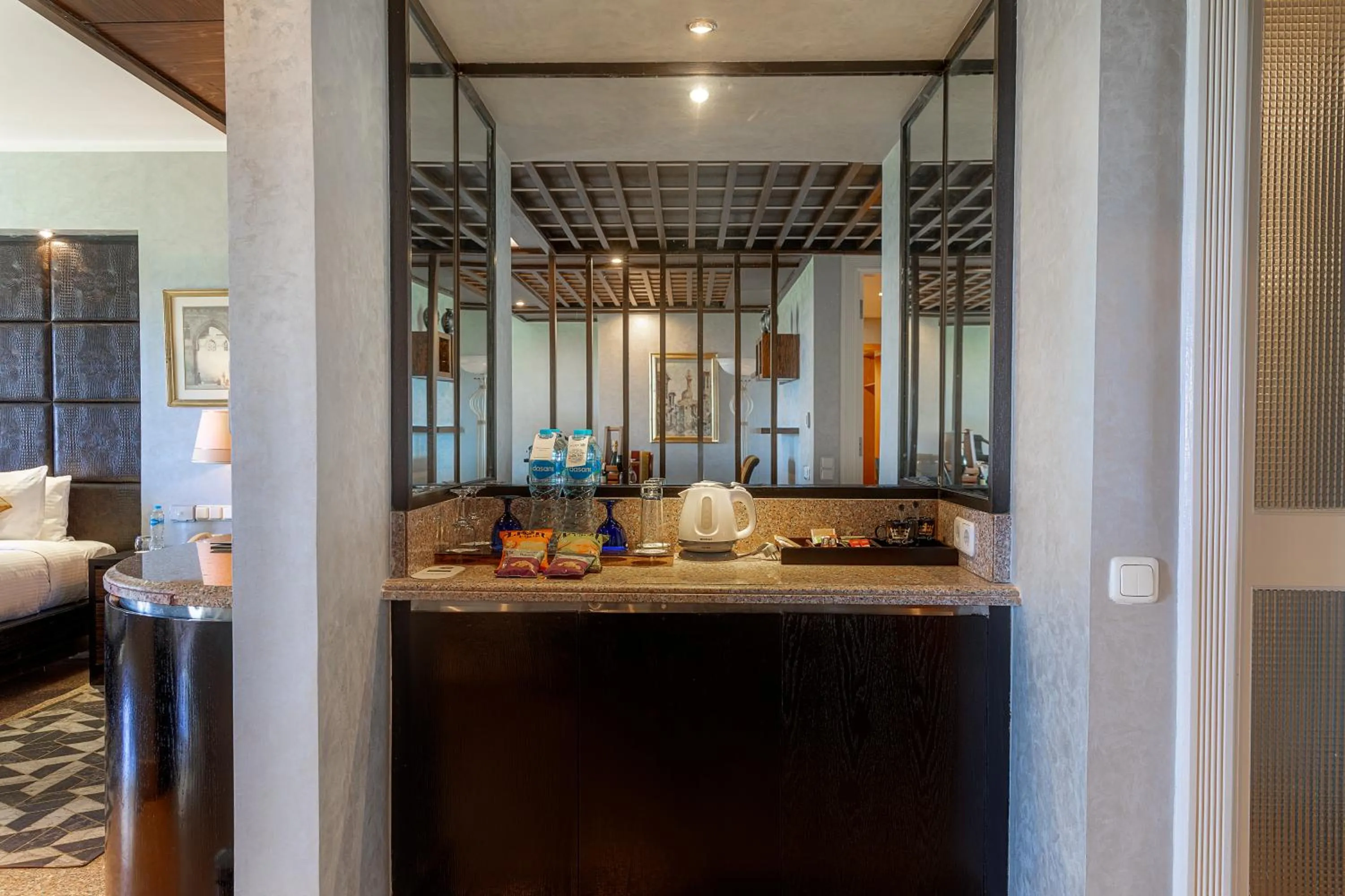 Kitchen or kitchenette, Bed in Monte Carlo Sharm Resort & Spa