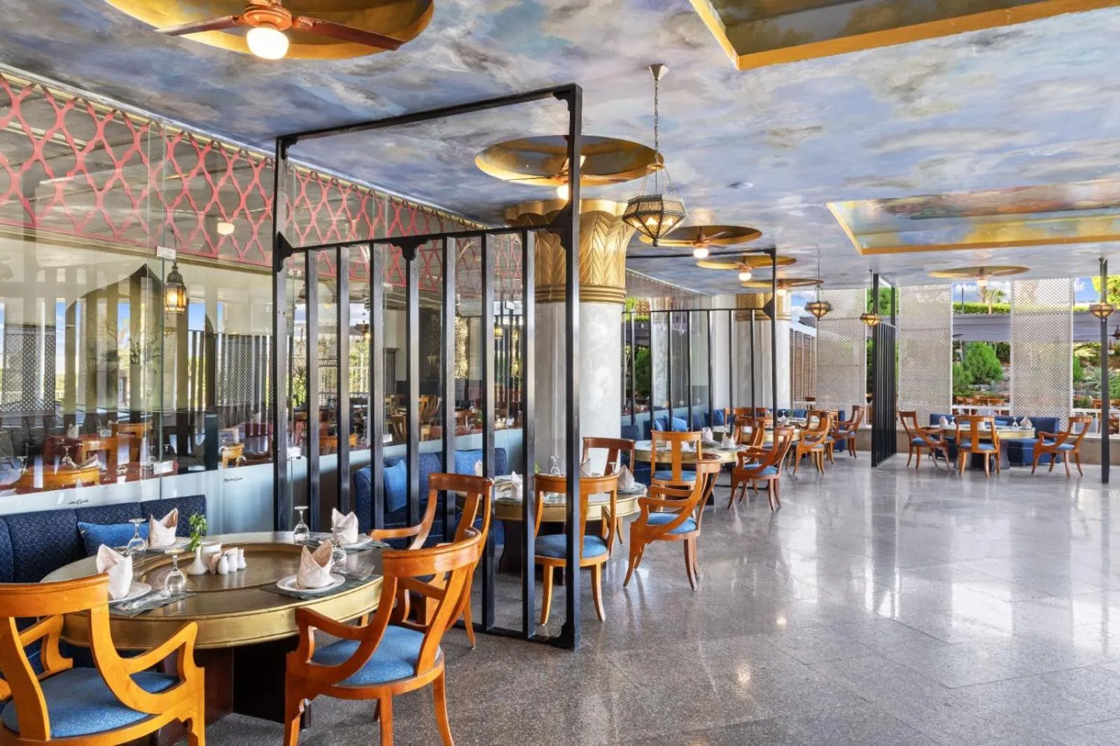 Restaurant/places to eat in Monte Carlo Sharm Resort & Spa