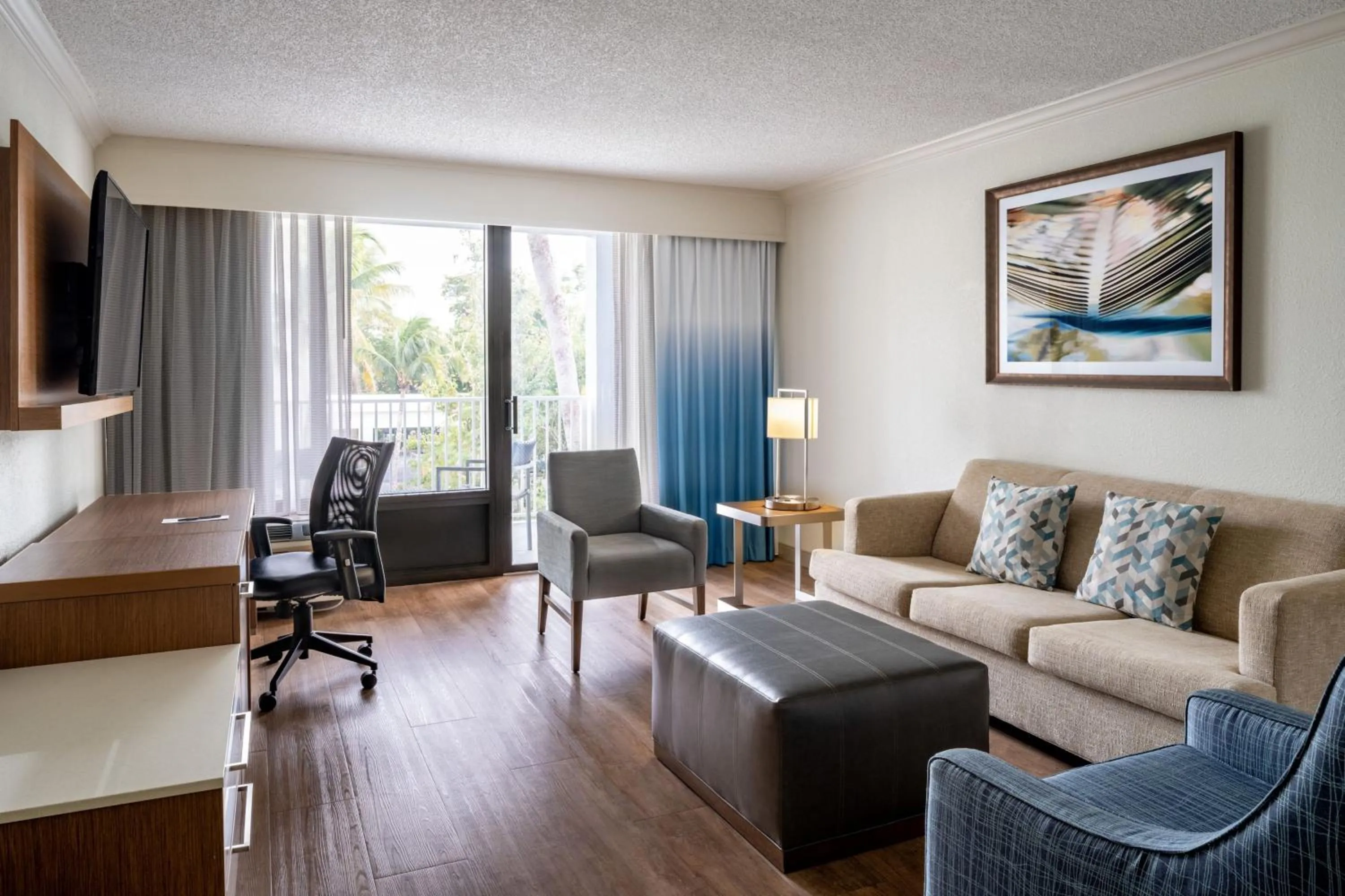 Photo of the whole room in Courtyard by Marriott - Naples