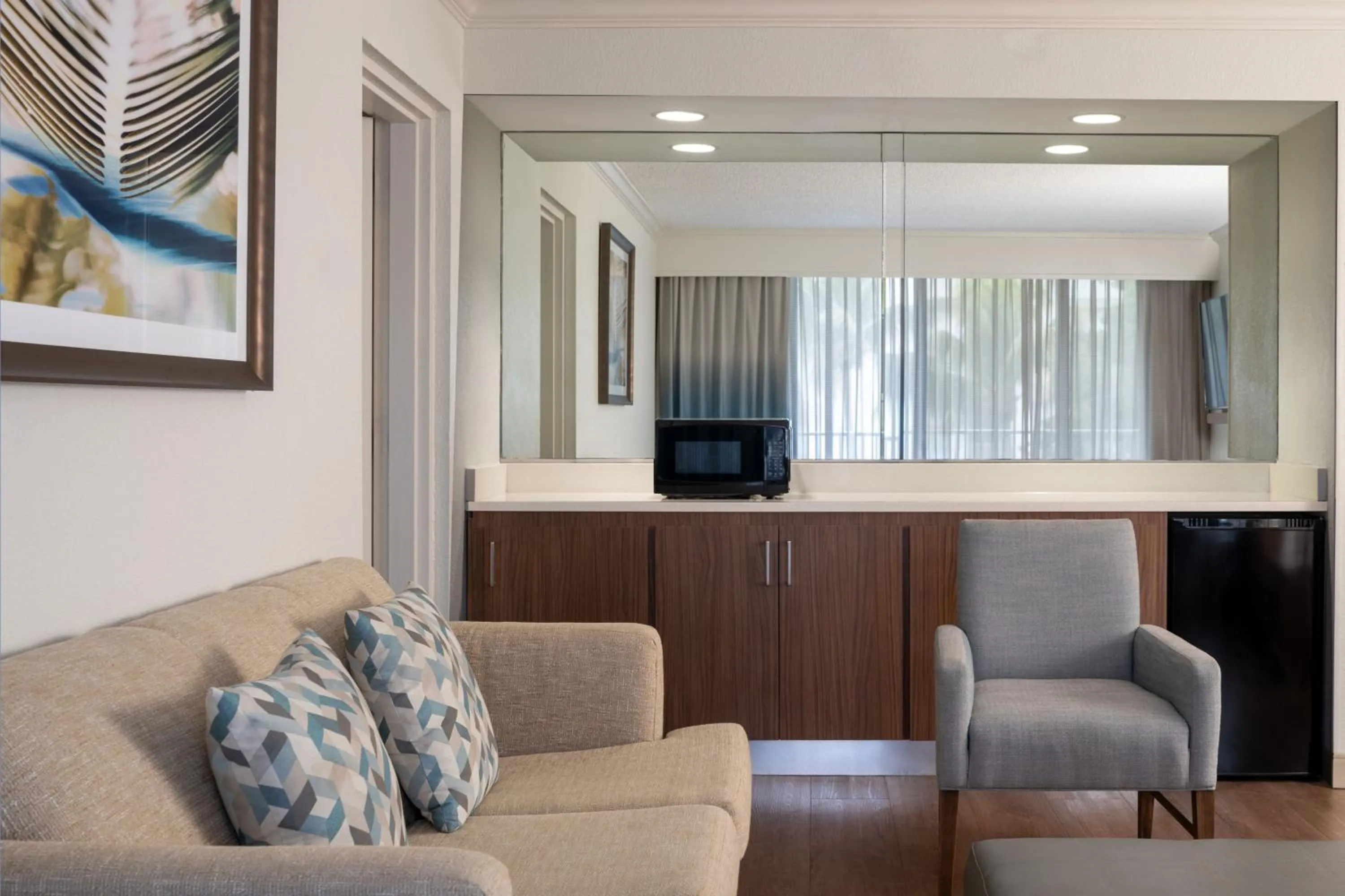 Photo of the whole room in Courtyard by Marriott - Naples