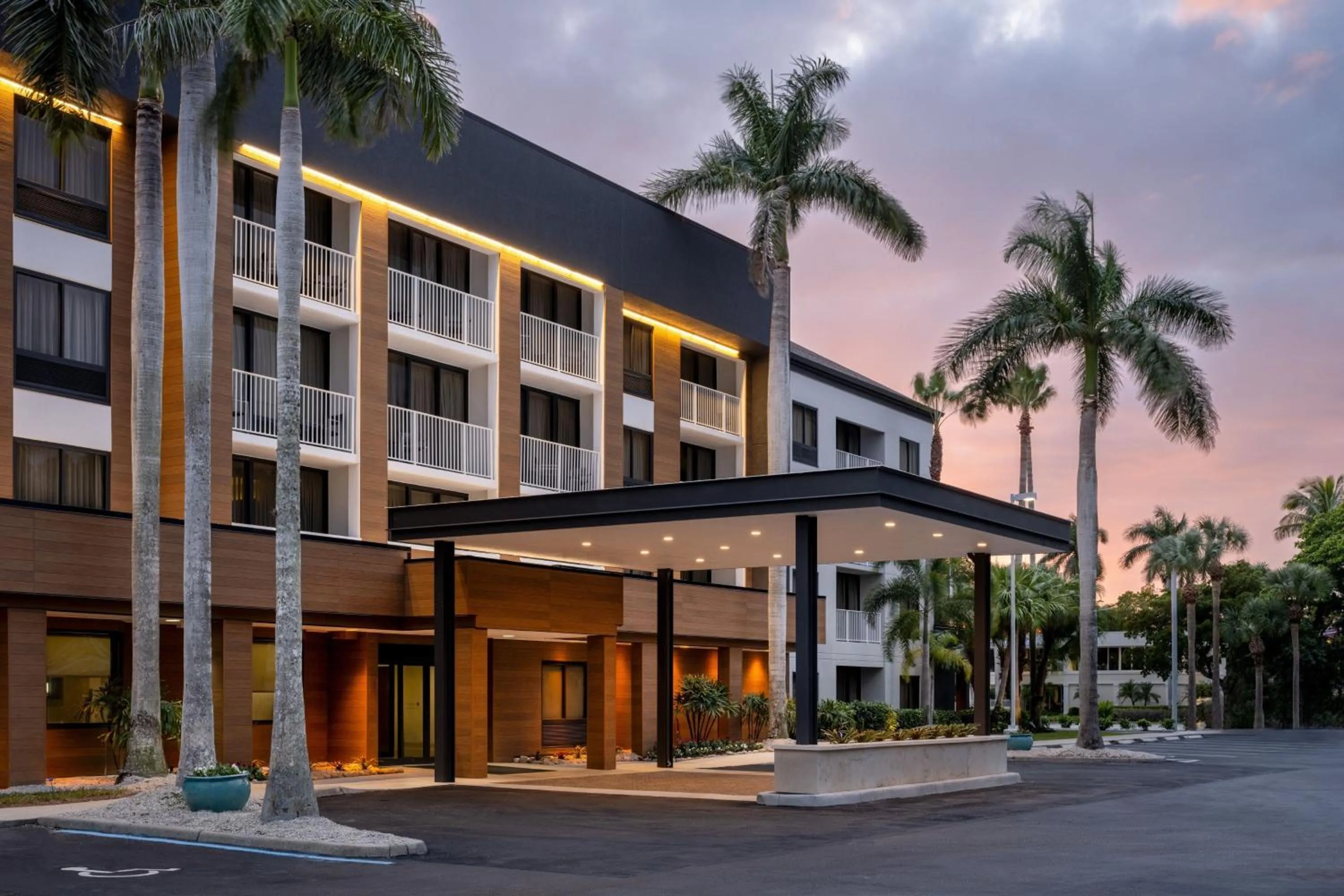 Property building in Courtyard by Marriott - Naples