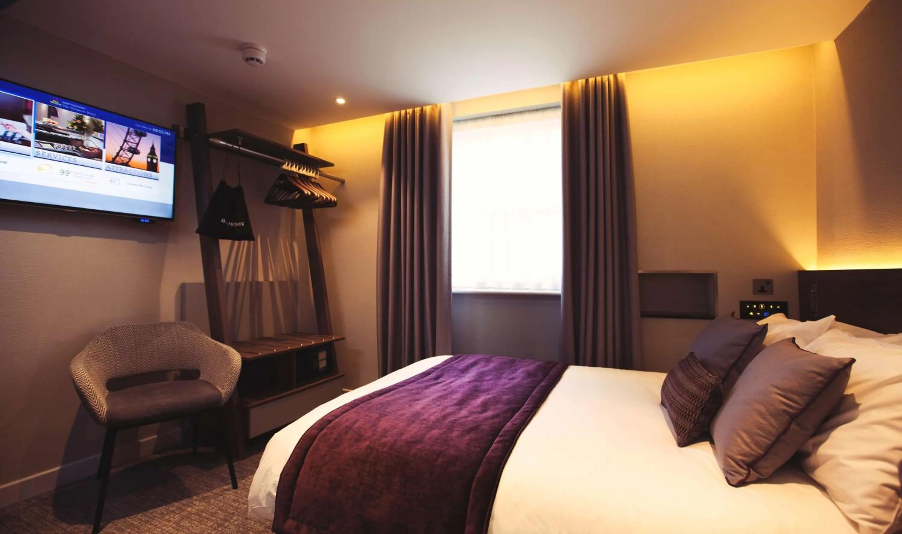 Photo of the whole room, Bed in Best Western Plus Delmere Hotel