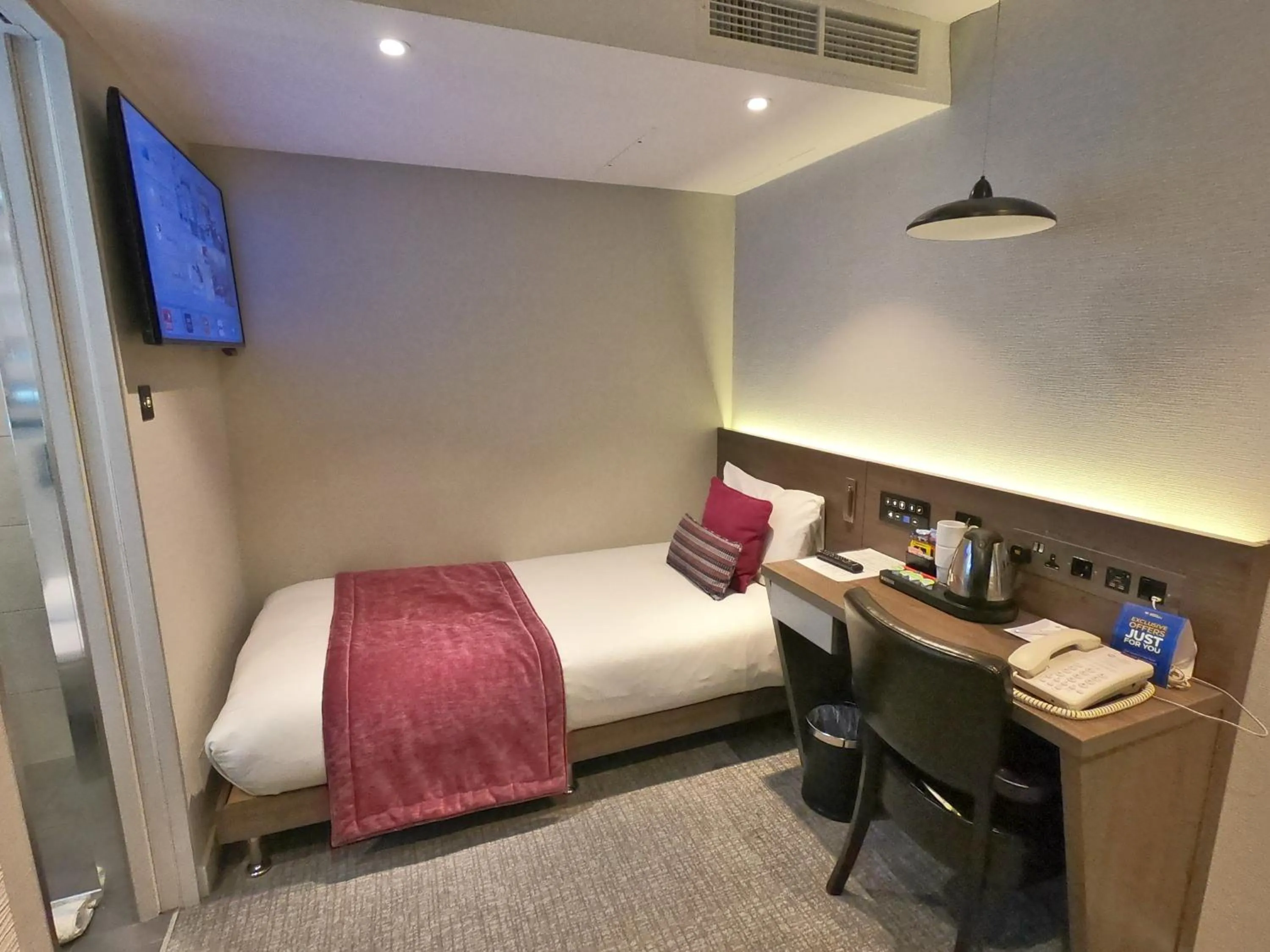 Bedroom, Bed in Best Western Plus Delmere Hotel