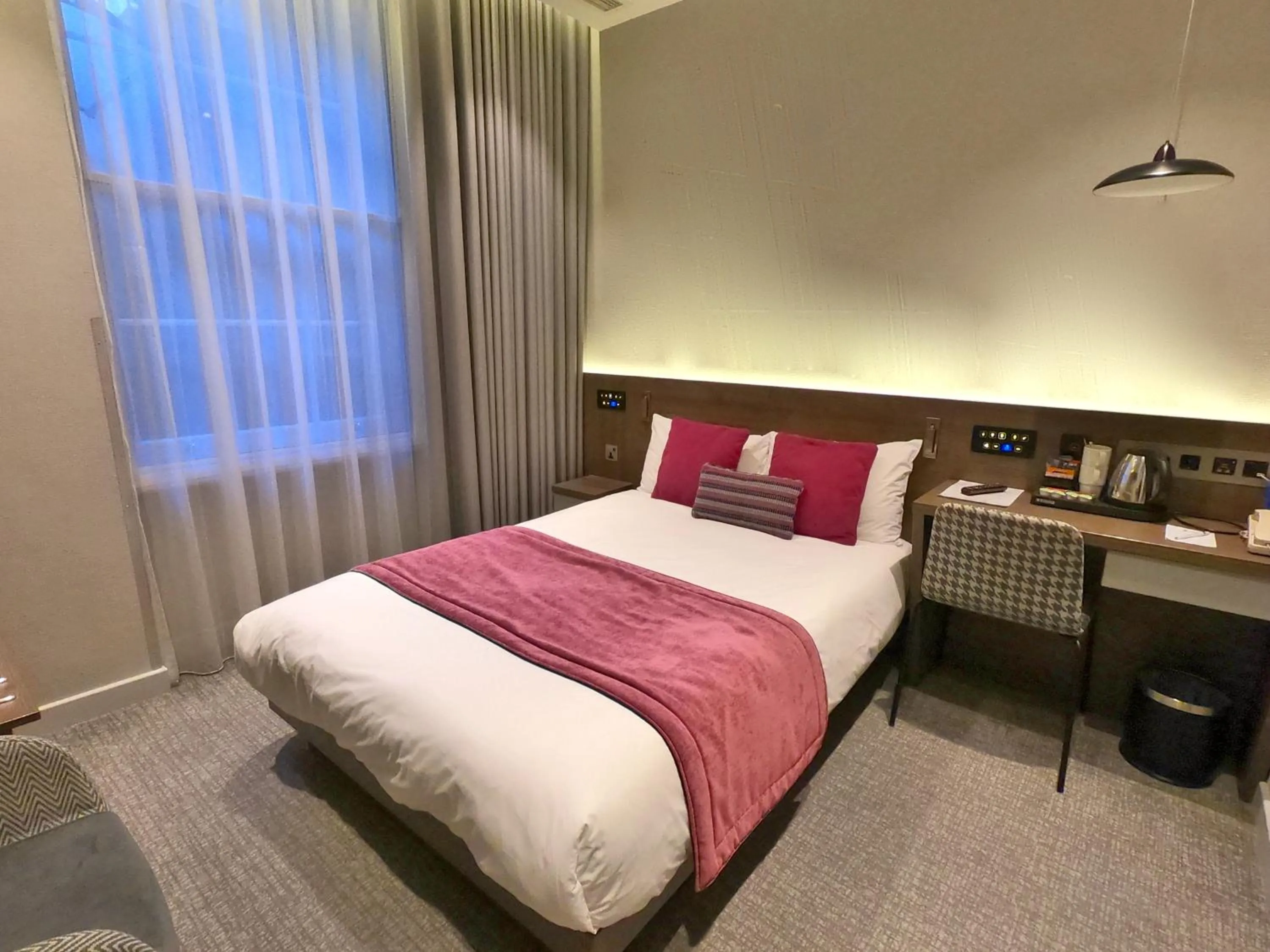 Bedroom, Bed in Best Western Plus Delmere Hotel