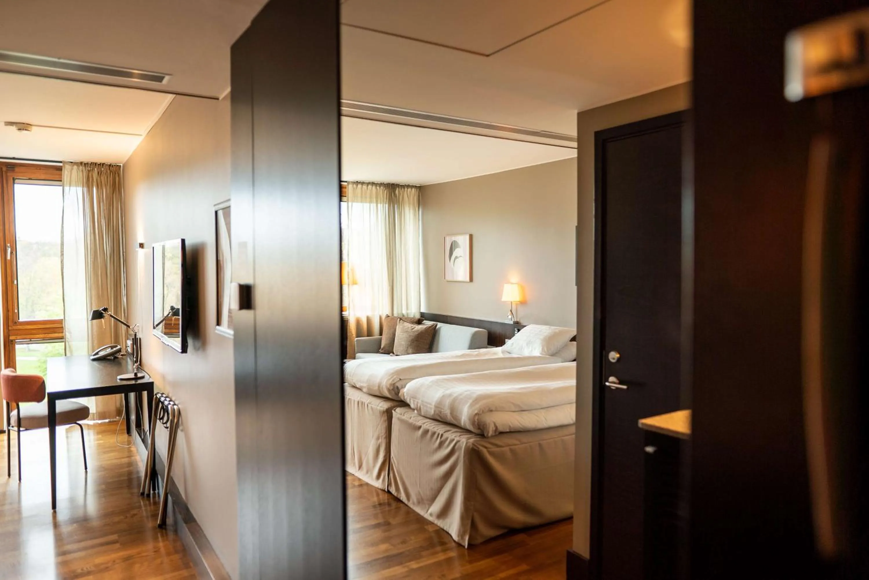 Bedroom, Bed in Scandic Anglais