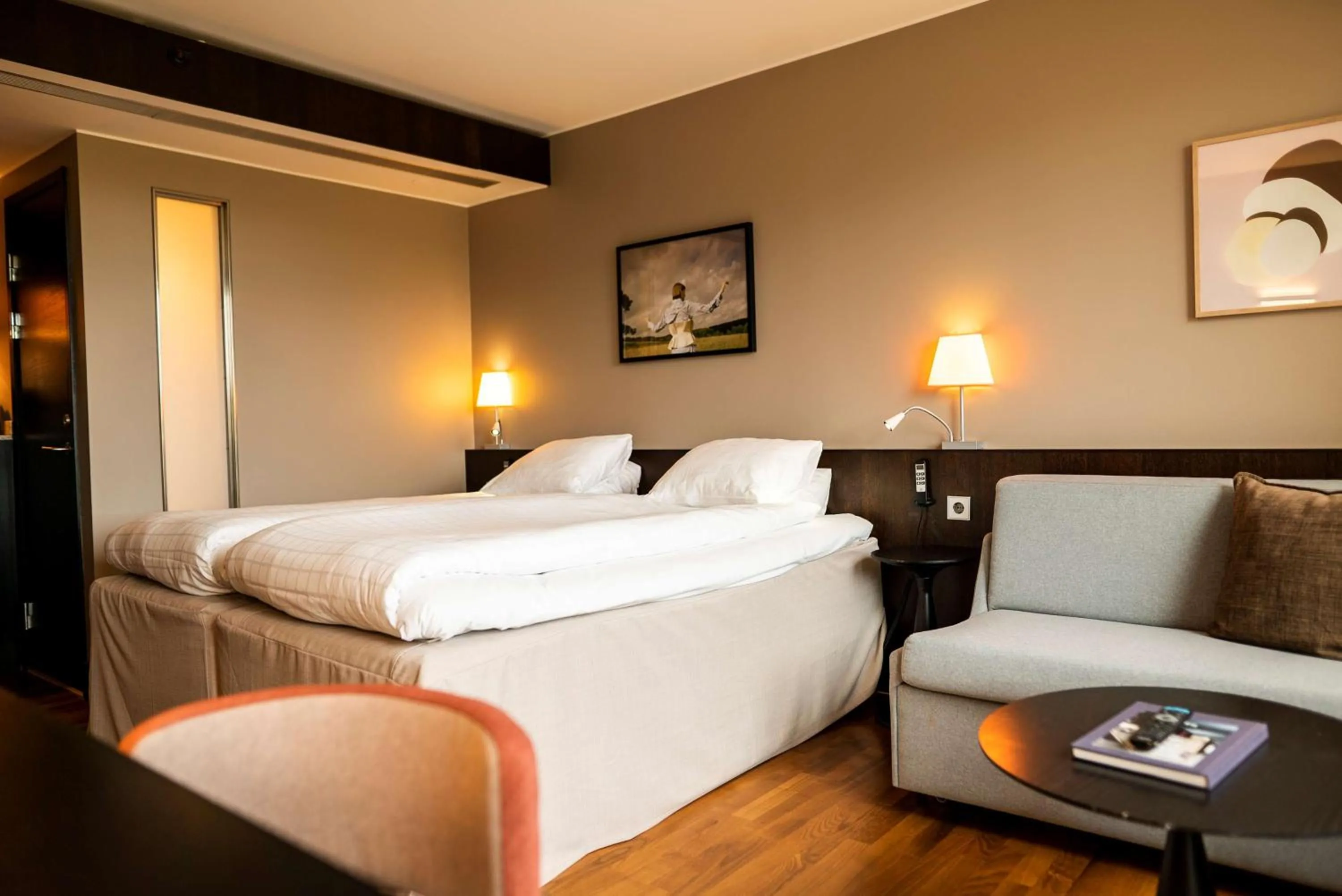 Bedroom, Bed in Scandic Anglais