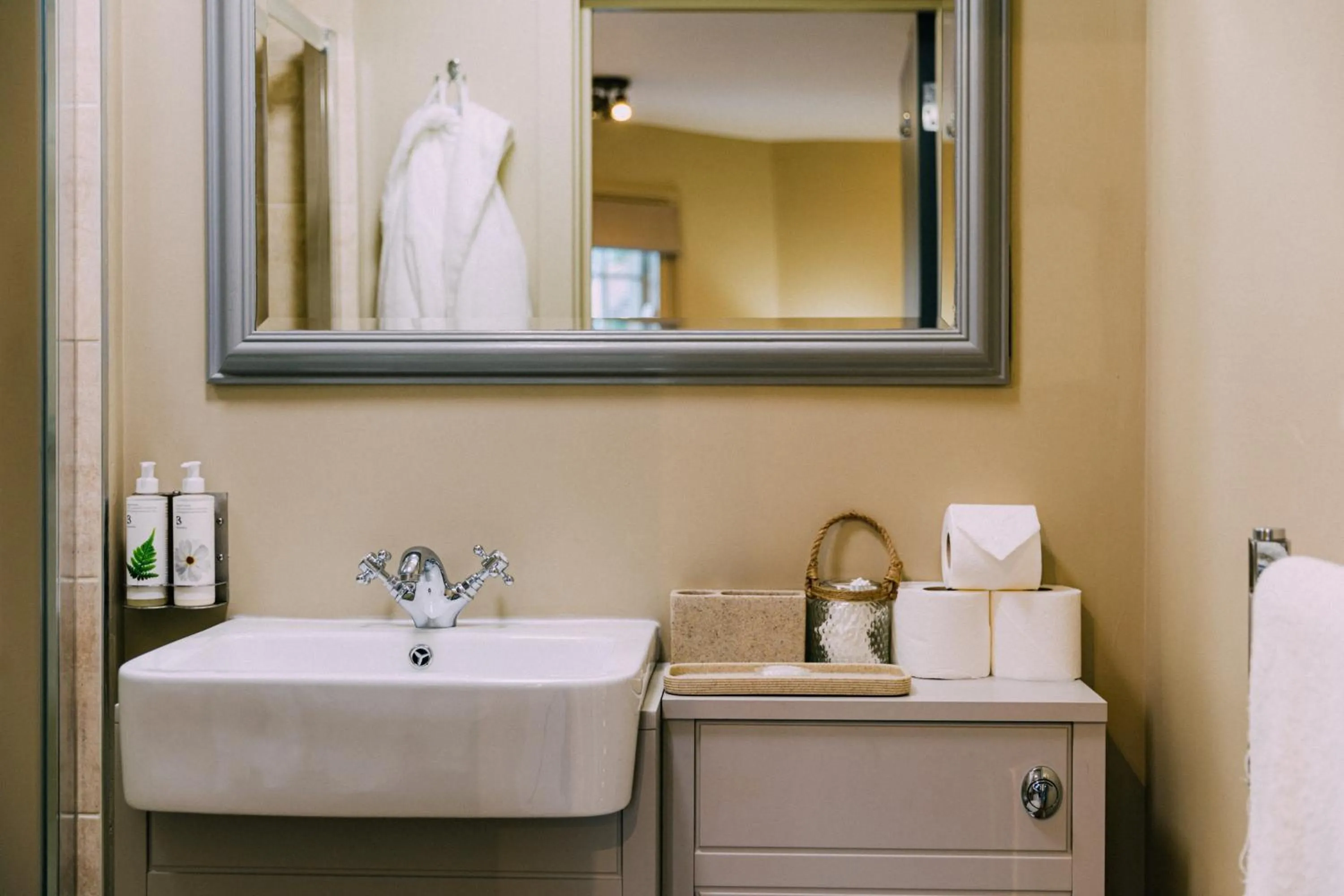 Bathroom in The Pointer