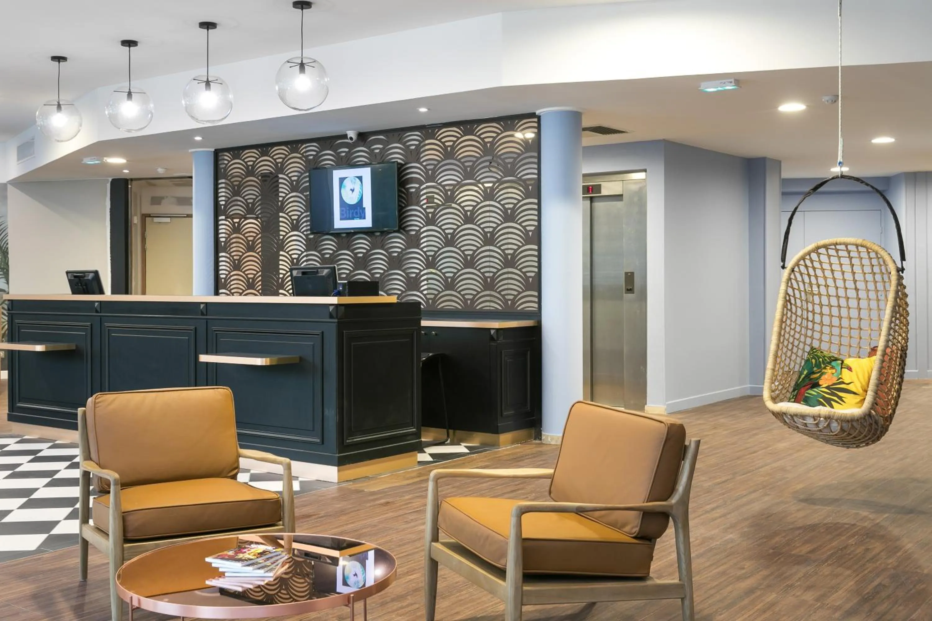 Lobby or reception in Hôtel Birdy by Happyculture