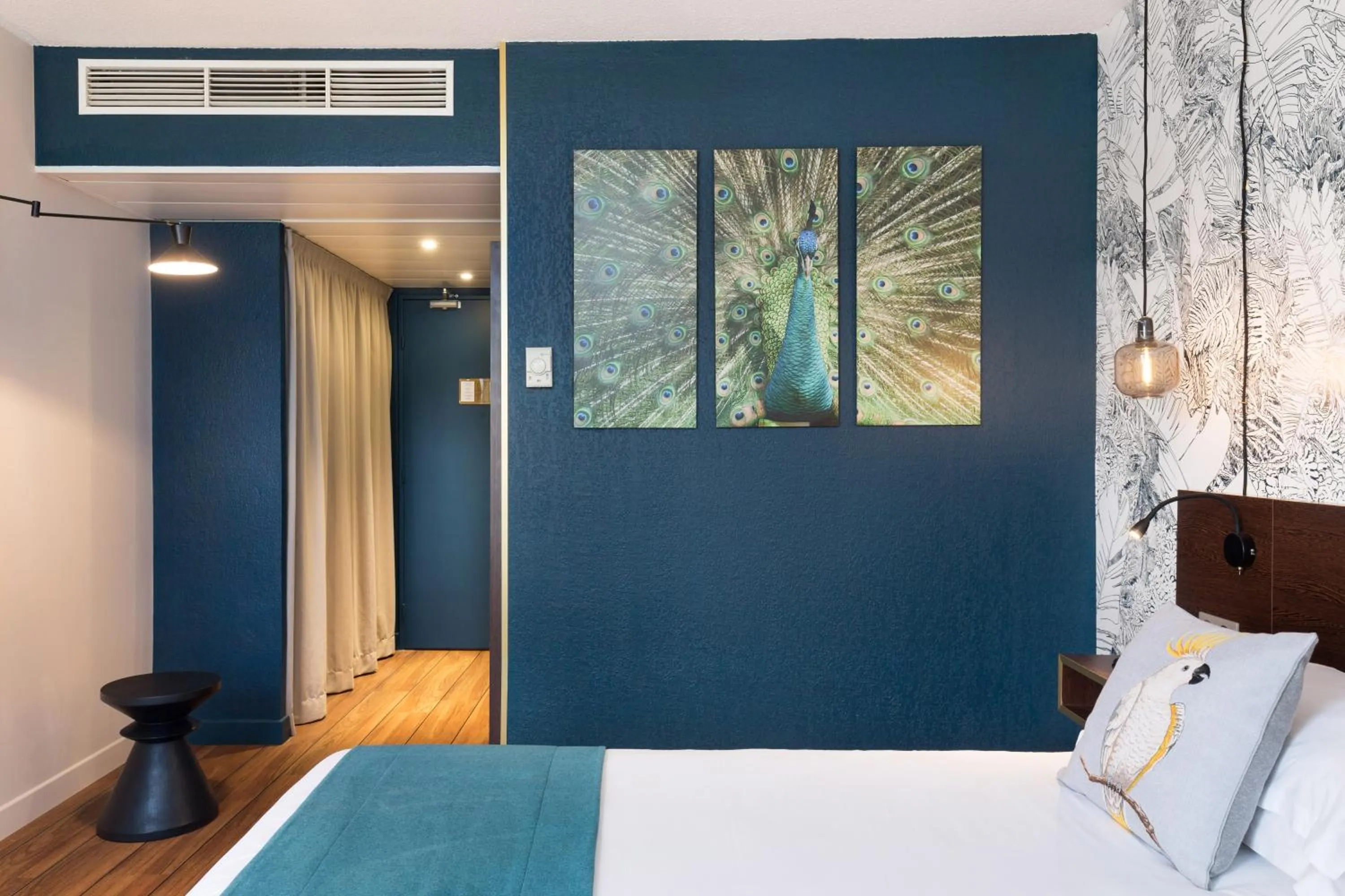 Bedroom, Bed in Hôtel Birdy by Happyculture