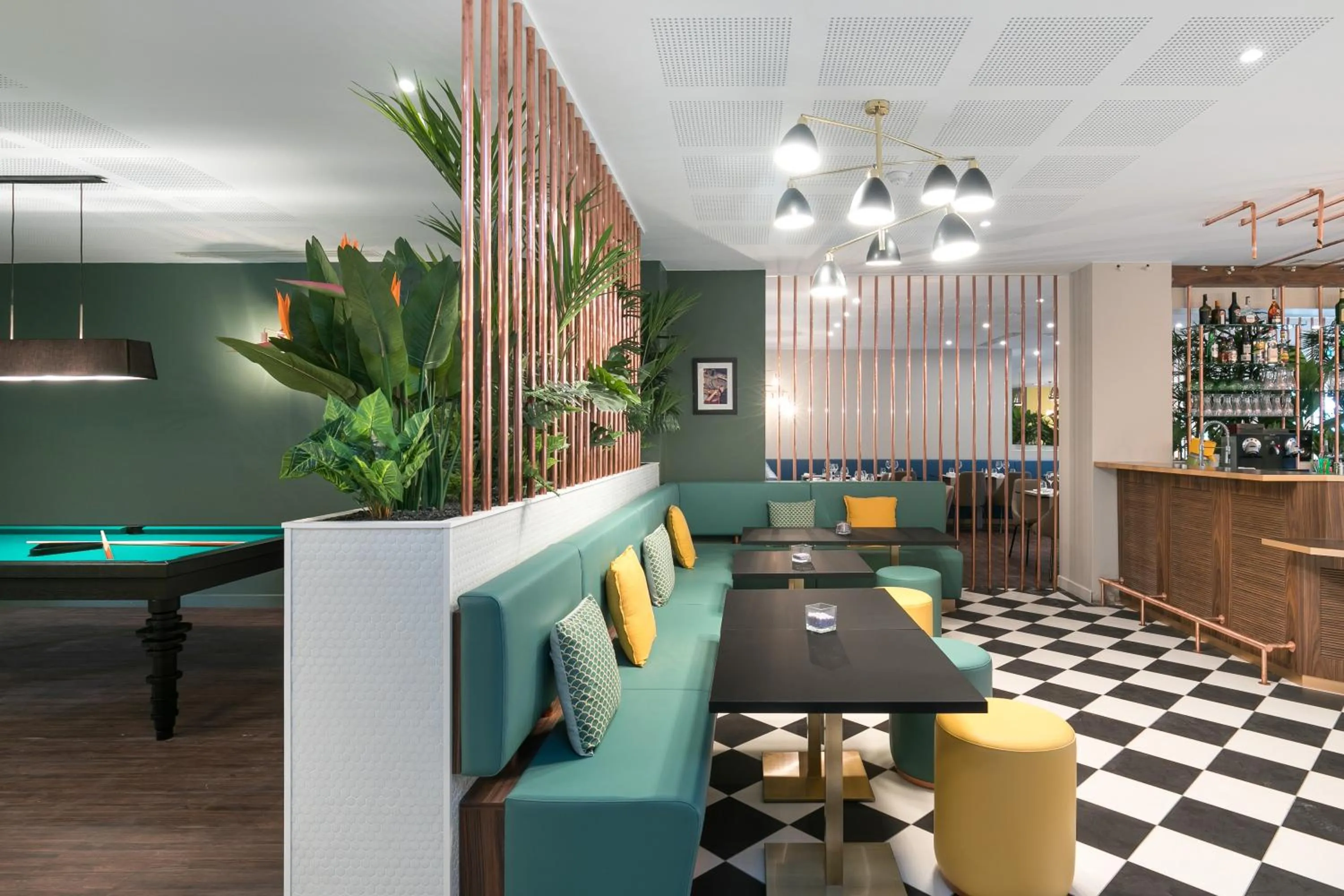 Restaurant/places to eat in Hôtel Birdy by Happyculture