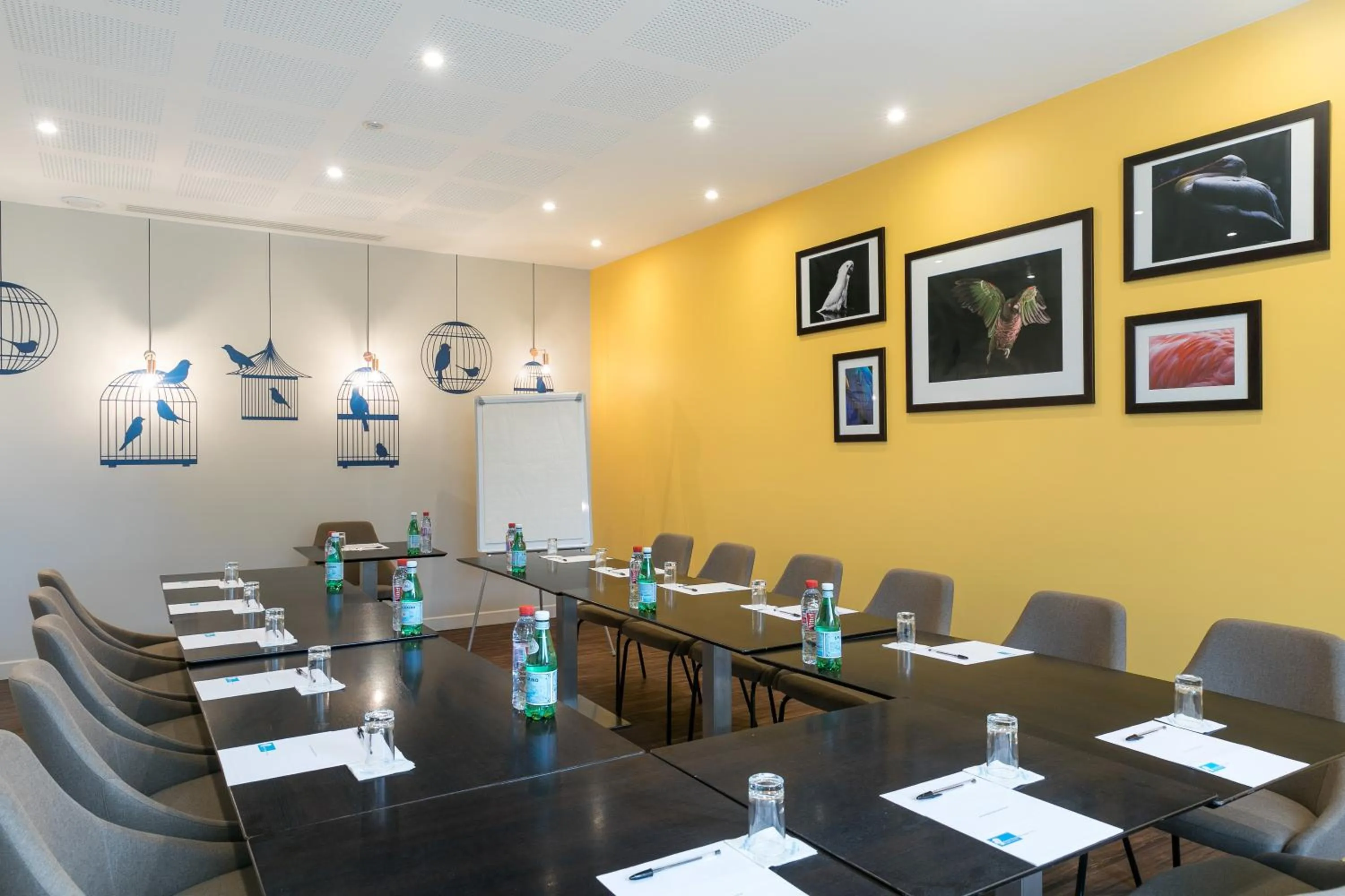 Meeting/conference room in Hôtel Birdy by Happyculture