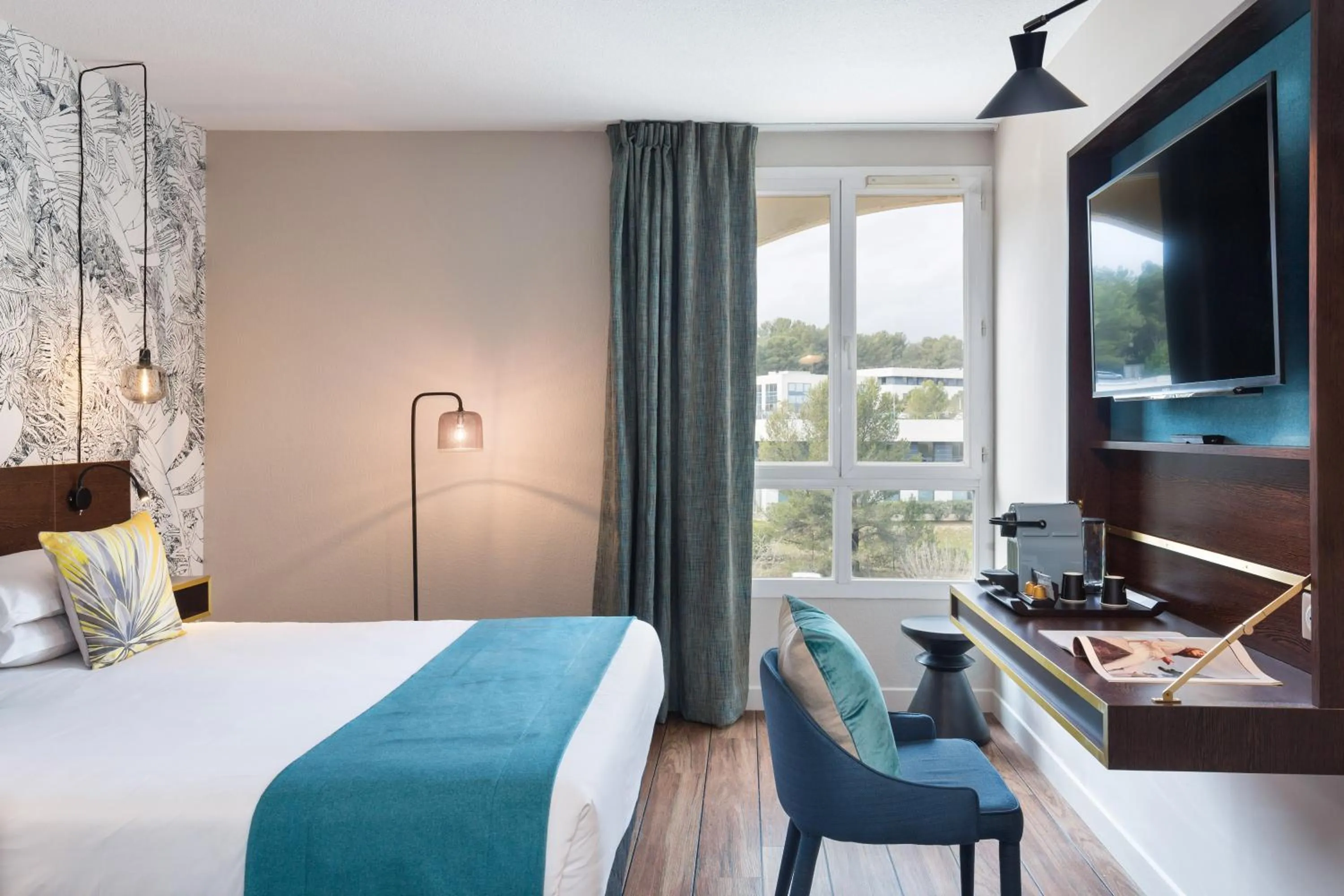 Bedroom, Bed in Hôtel Birdy by Happyculture