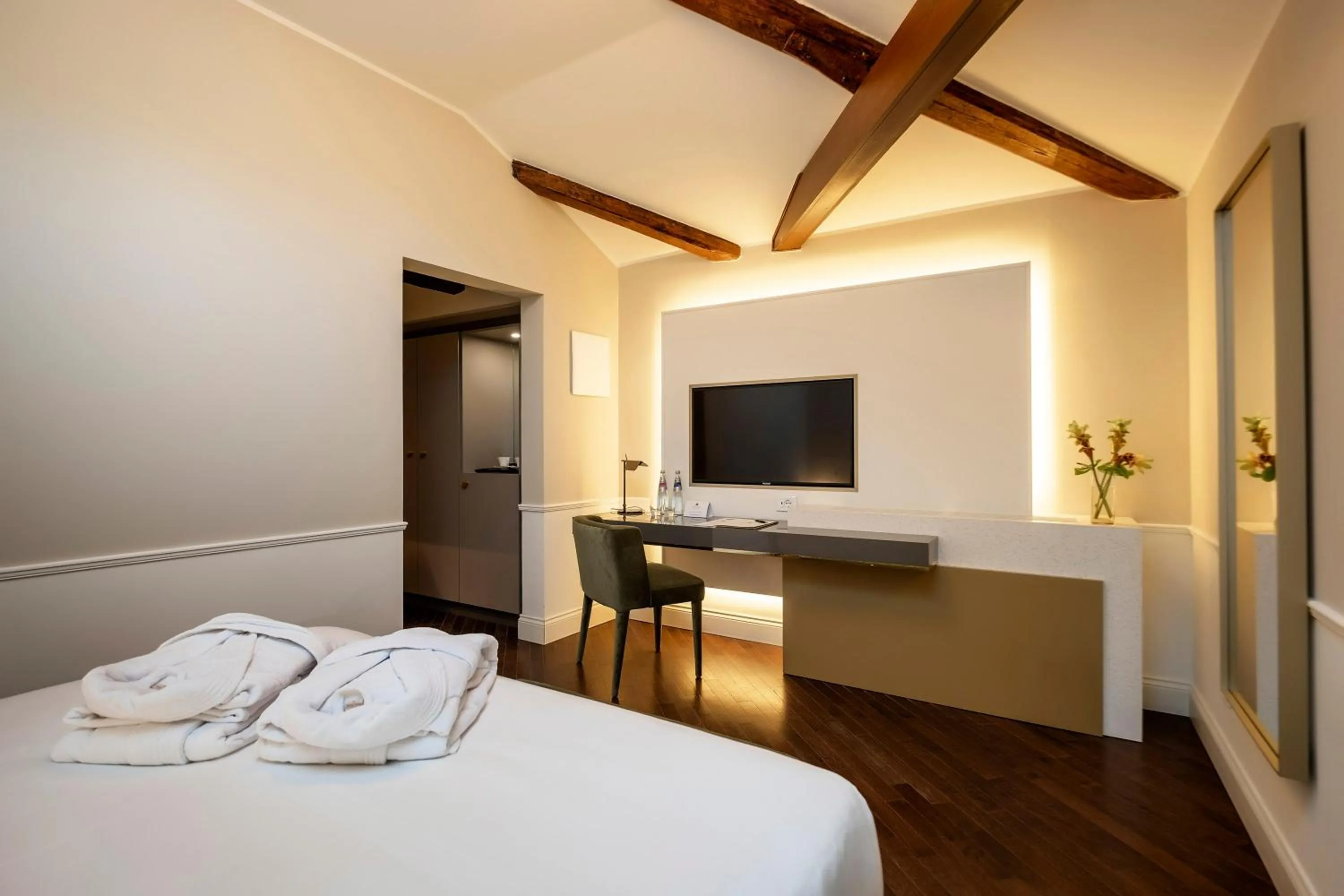 TV and multimedia, Bed in Hotel Villa Soligo - Small Luxury Hotels of the World