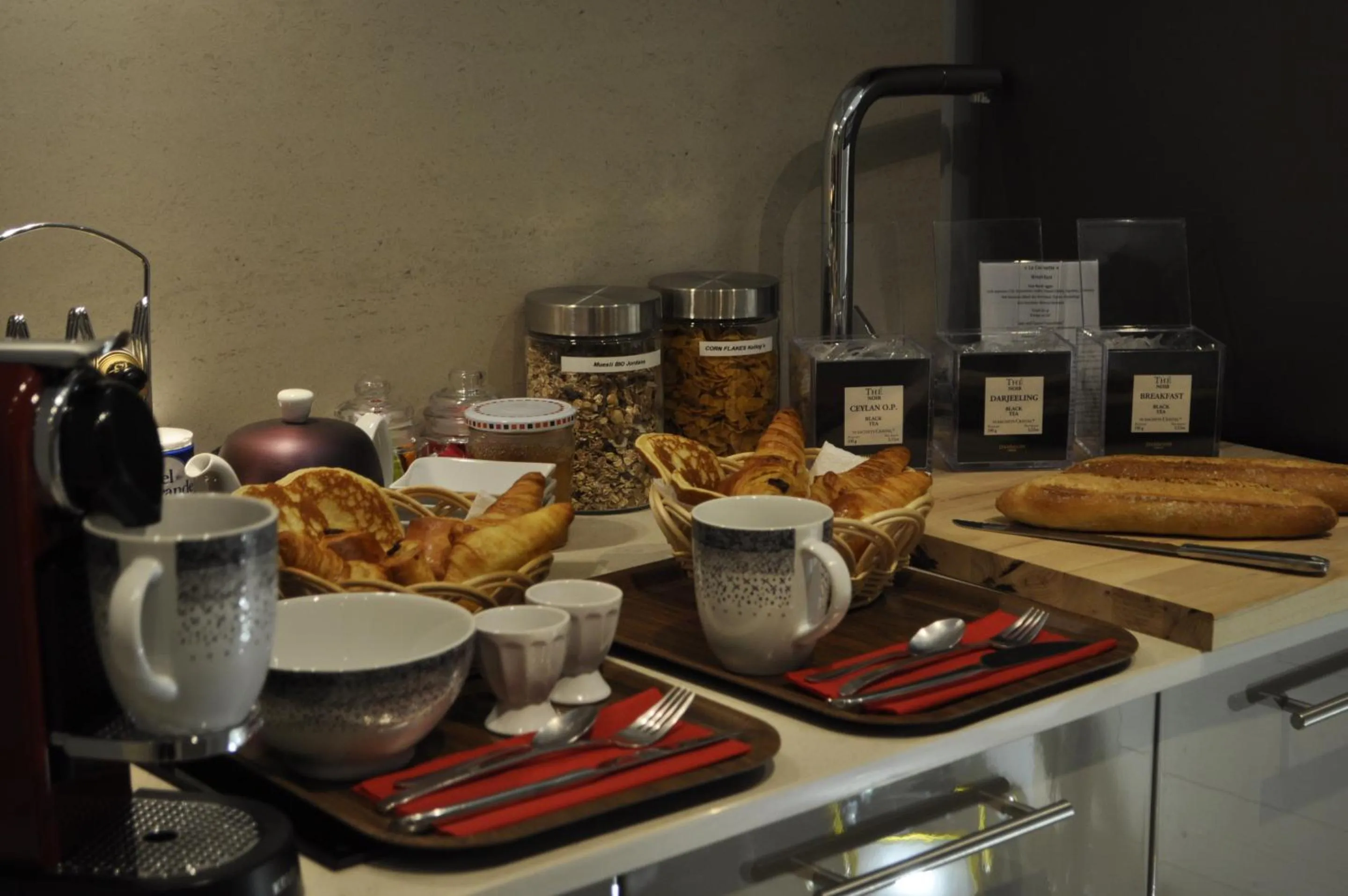 Dining area in Chalet la Cachette Cyclists & Skiers