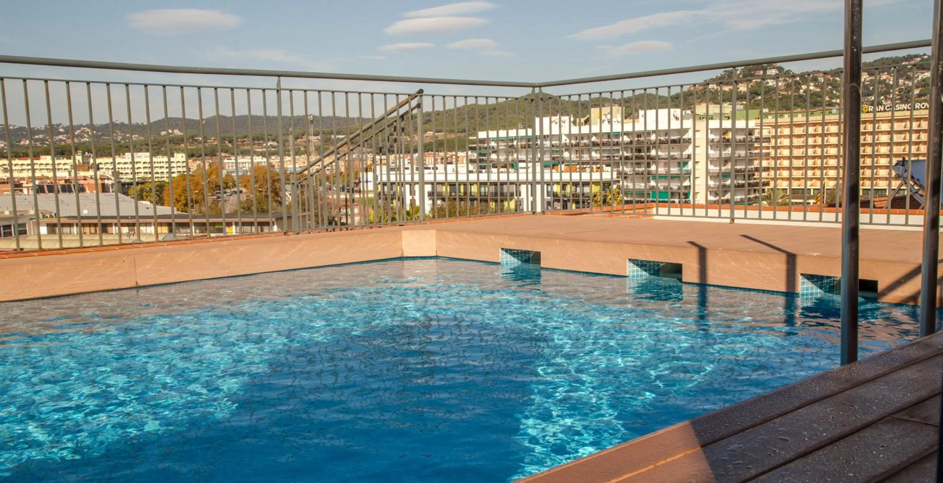 Swimming pool in Apartaments Ponent