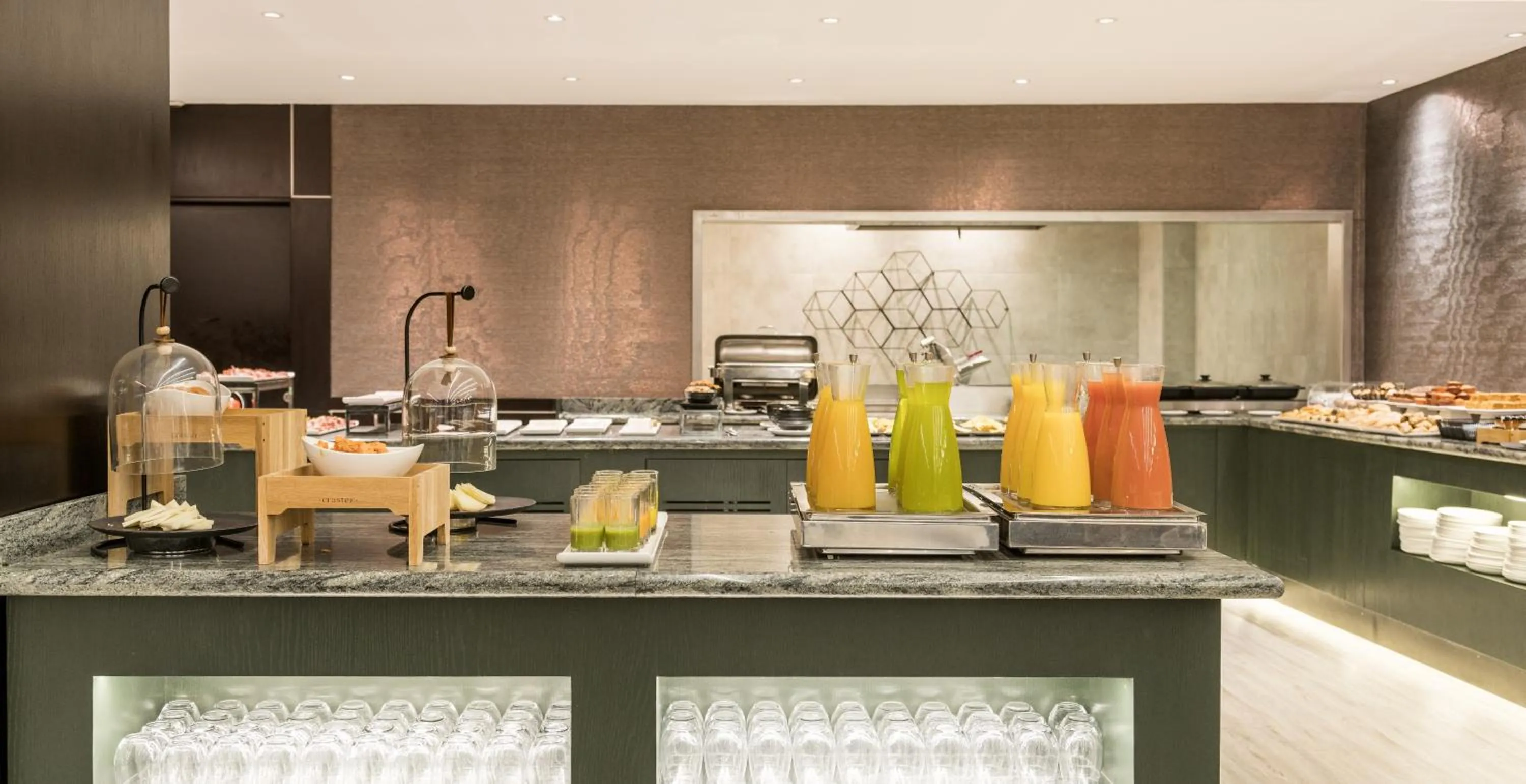 Buffet breakfast in Ilunion Málaga