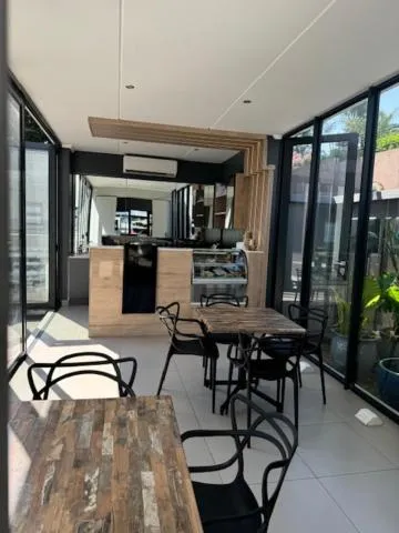 Restaurant/places to eat in Odyssey Luxury Apartments - Back Up Generator